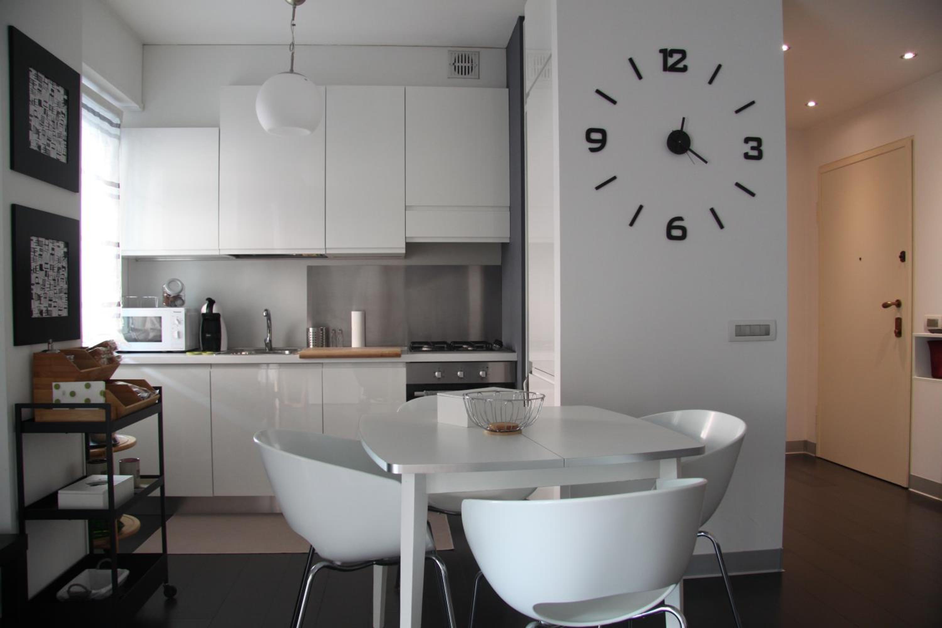 Apartment with Terrace - Photo 2