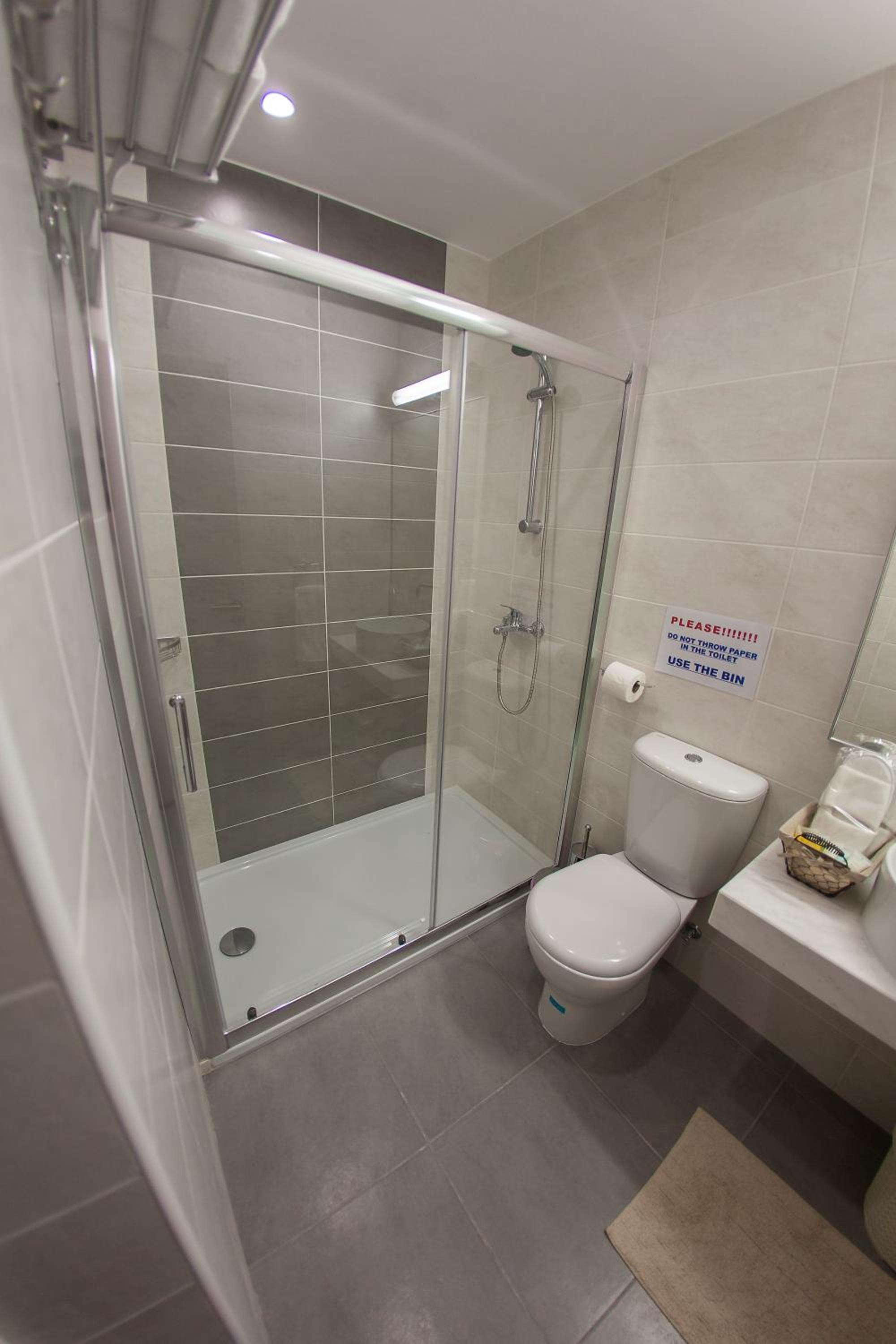 Luxury Studio with Balcony - Photo 8
