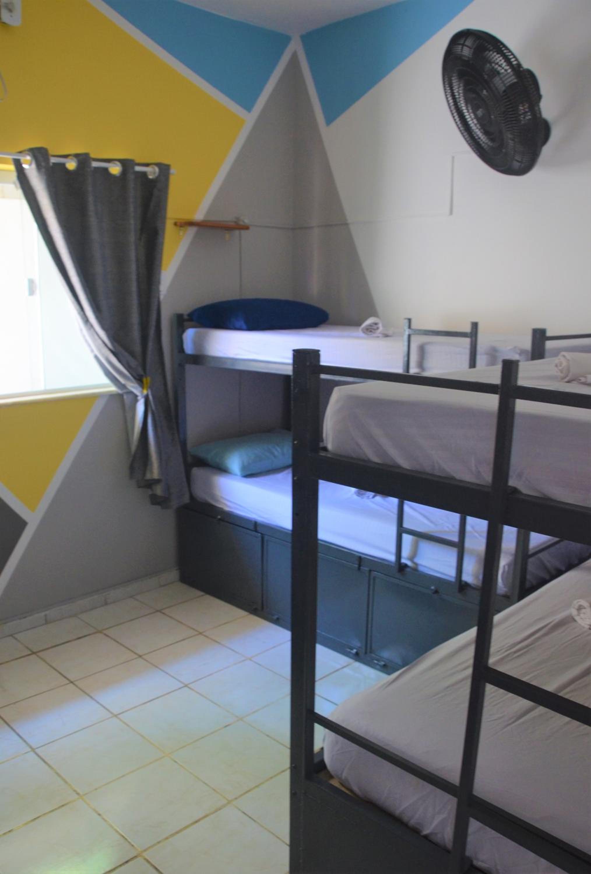 Bed in 6-Bed Mixed Dormitory Room photo 3