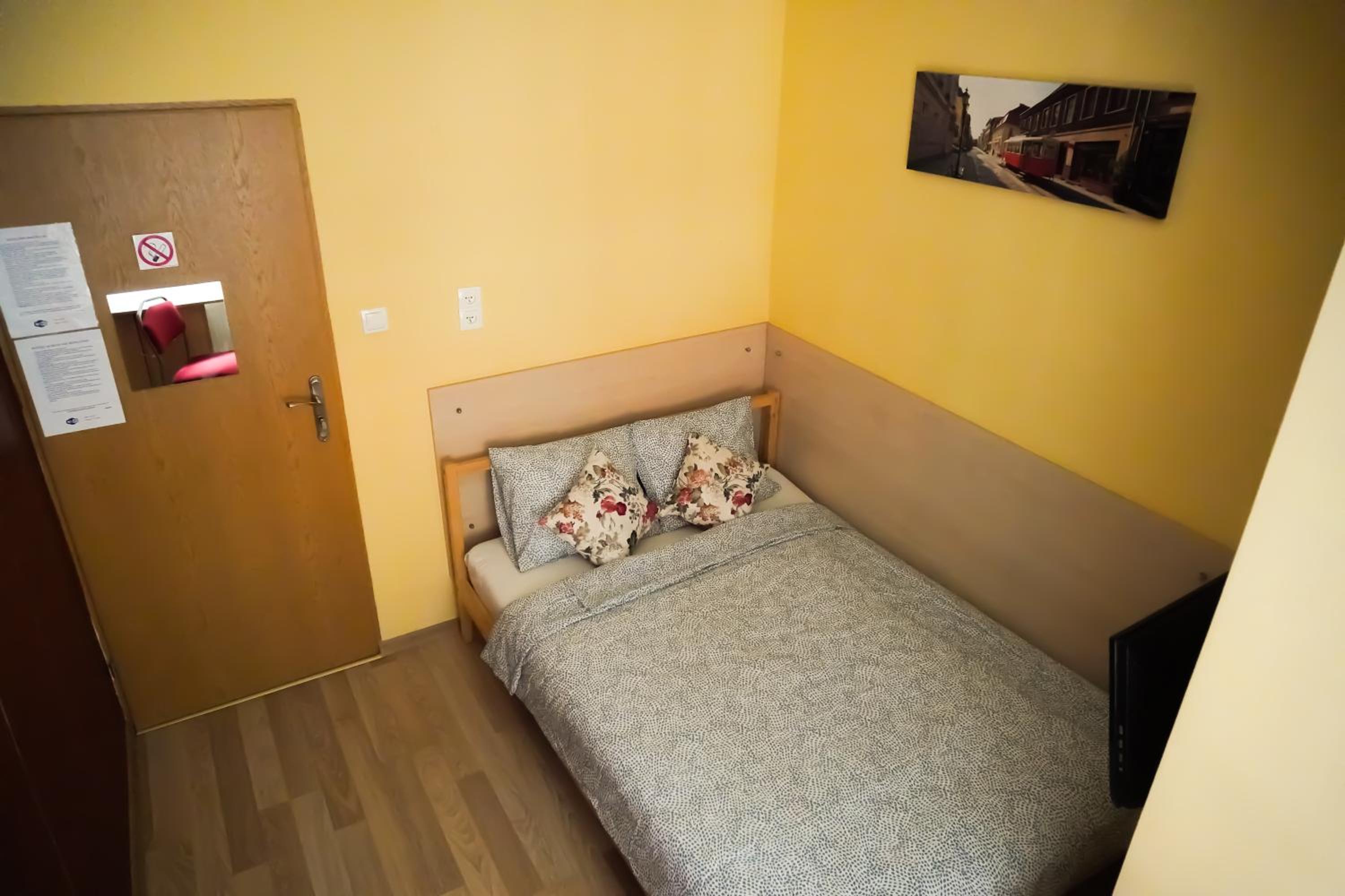 Basic Double Room - Photo 4