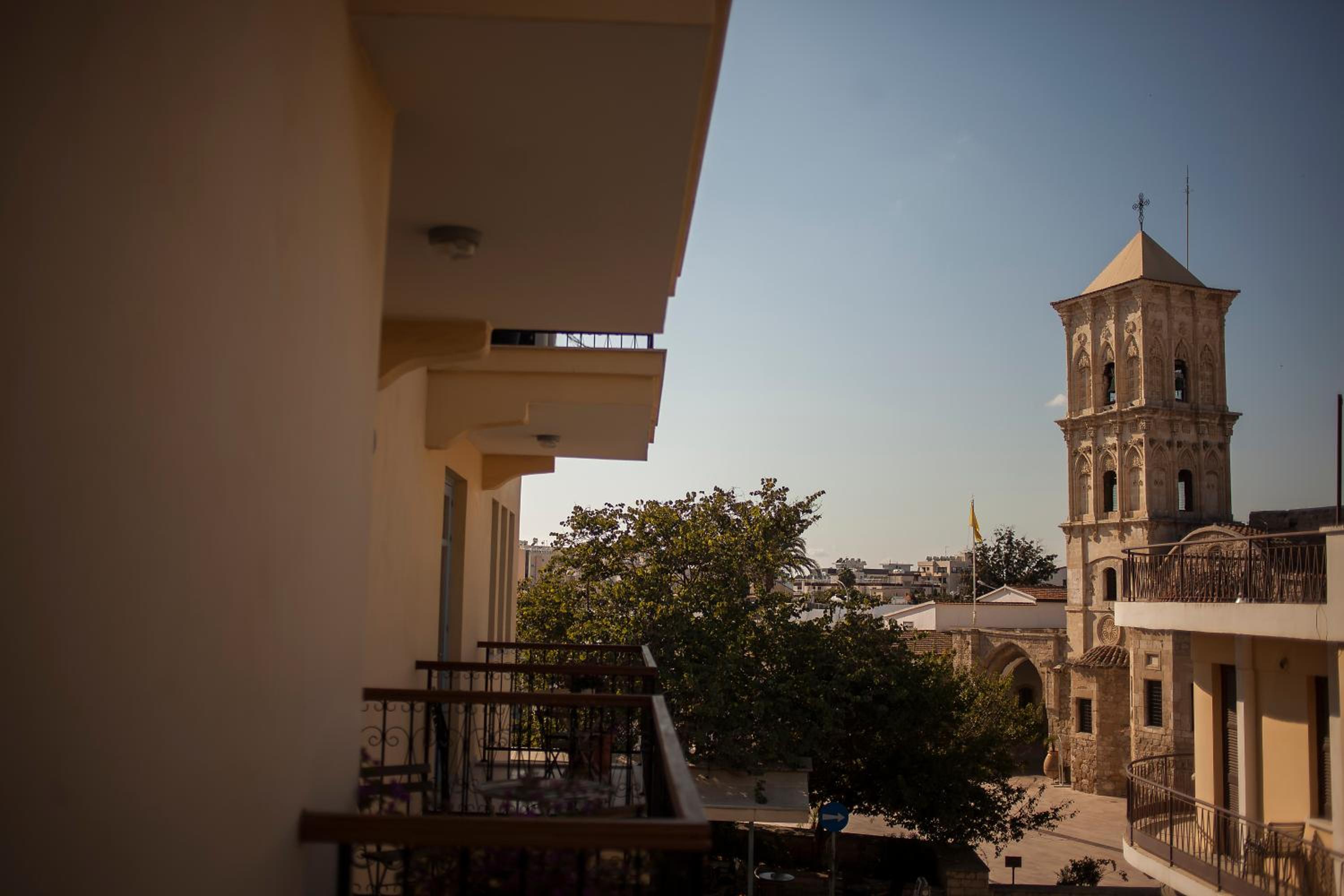 Luxury Studio with City View - Photo 16