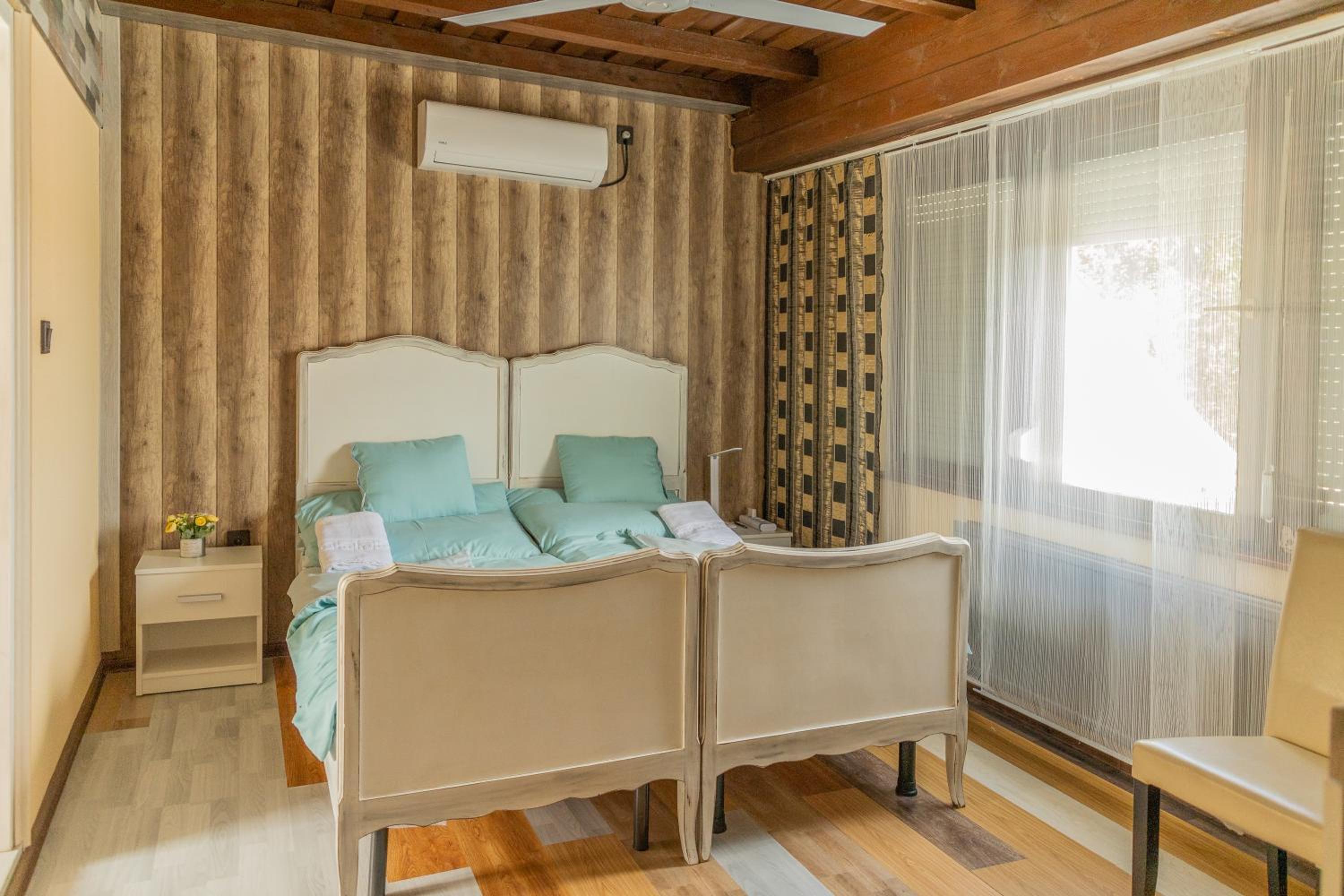 Deluxe Double or Twin Room - Photo 3