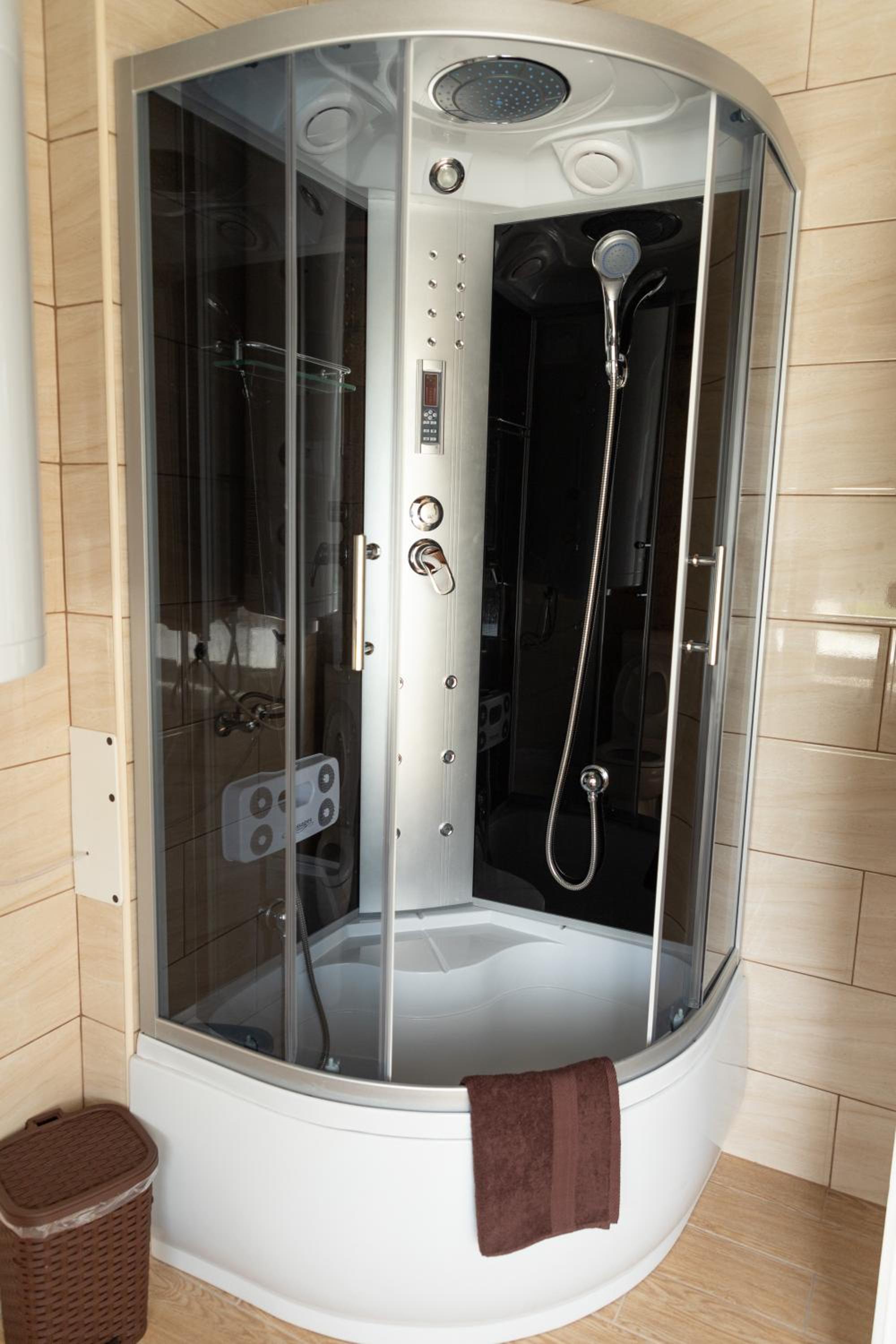 Deluxe Double or Twin Room - Photo 8