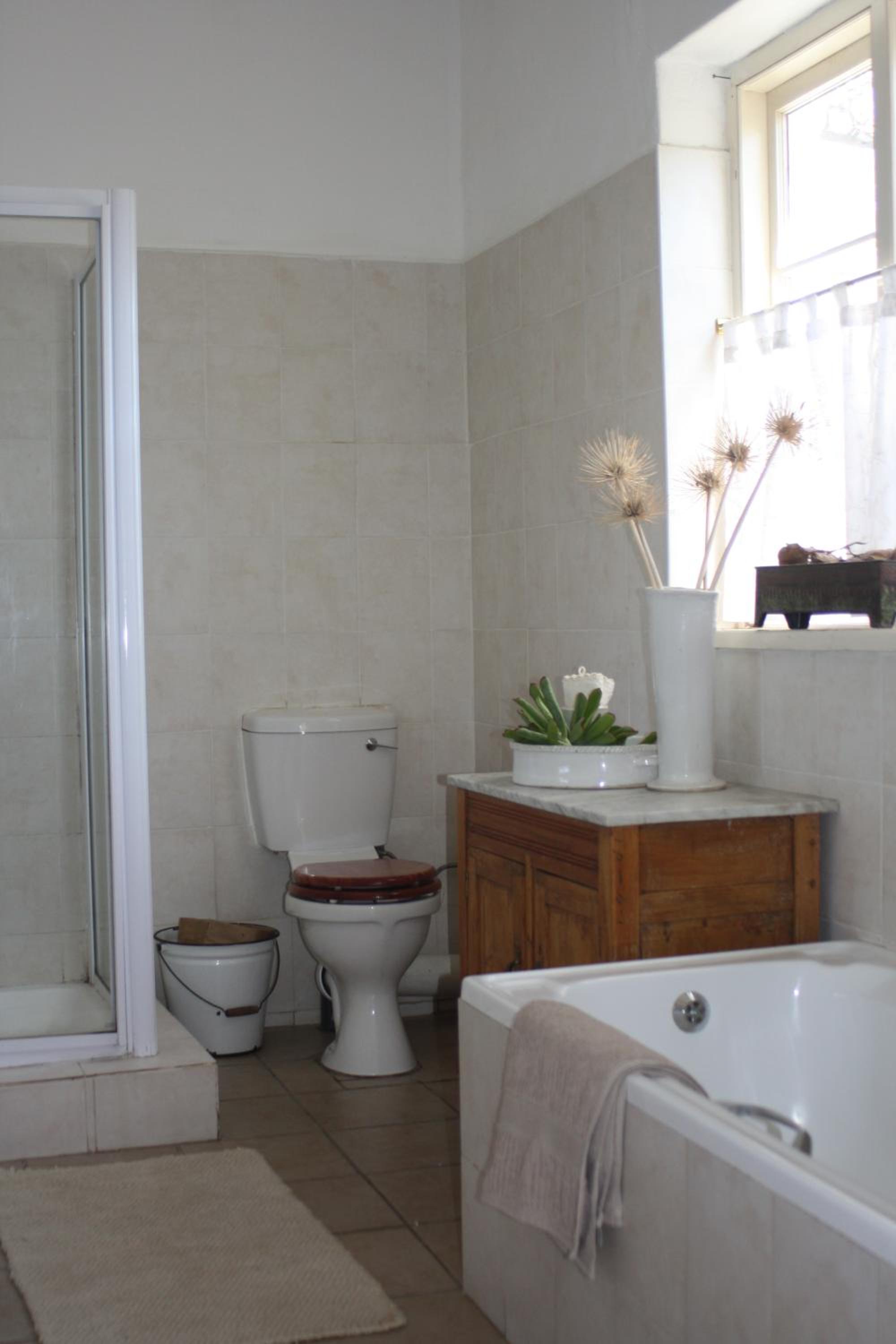 Two-Bedroom House - Photo 8