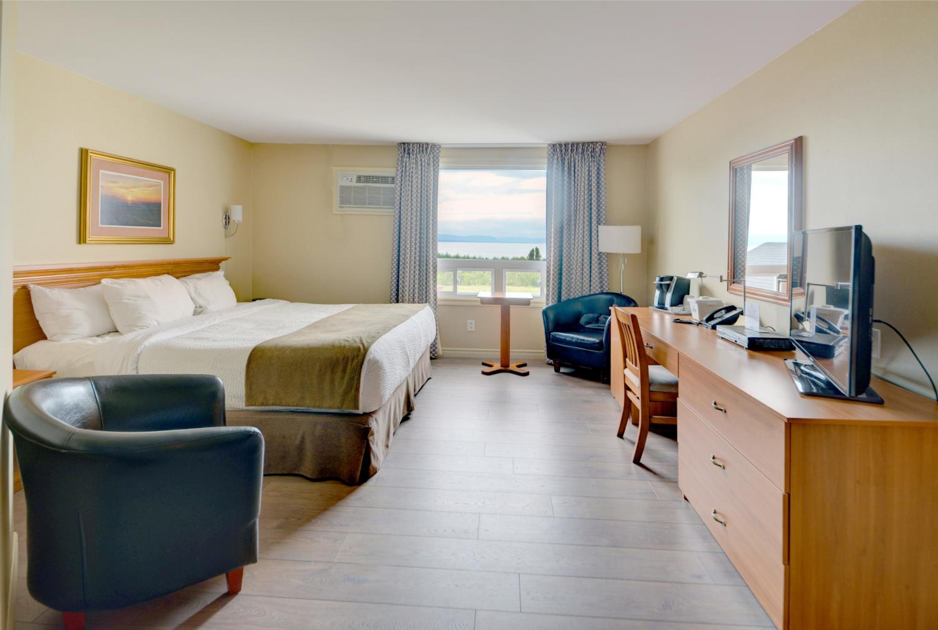 King Room - Non-Smoking photo 2