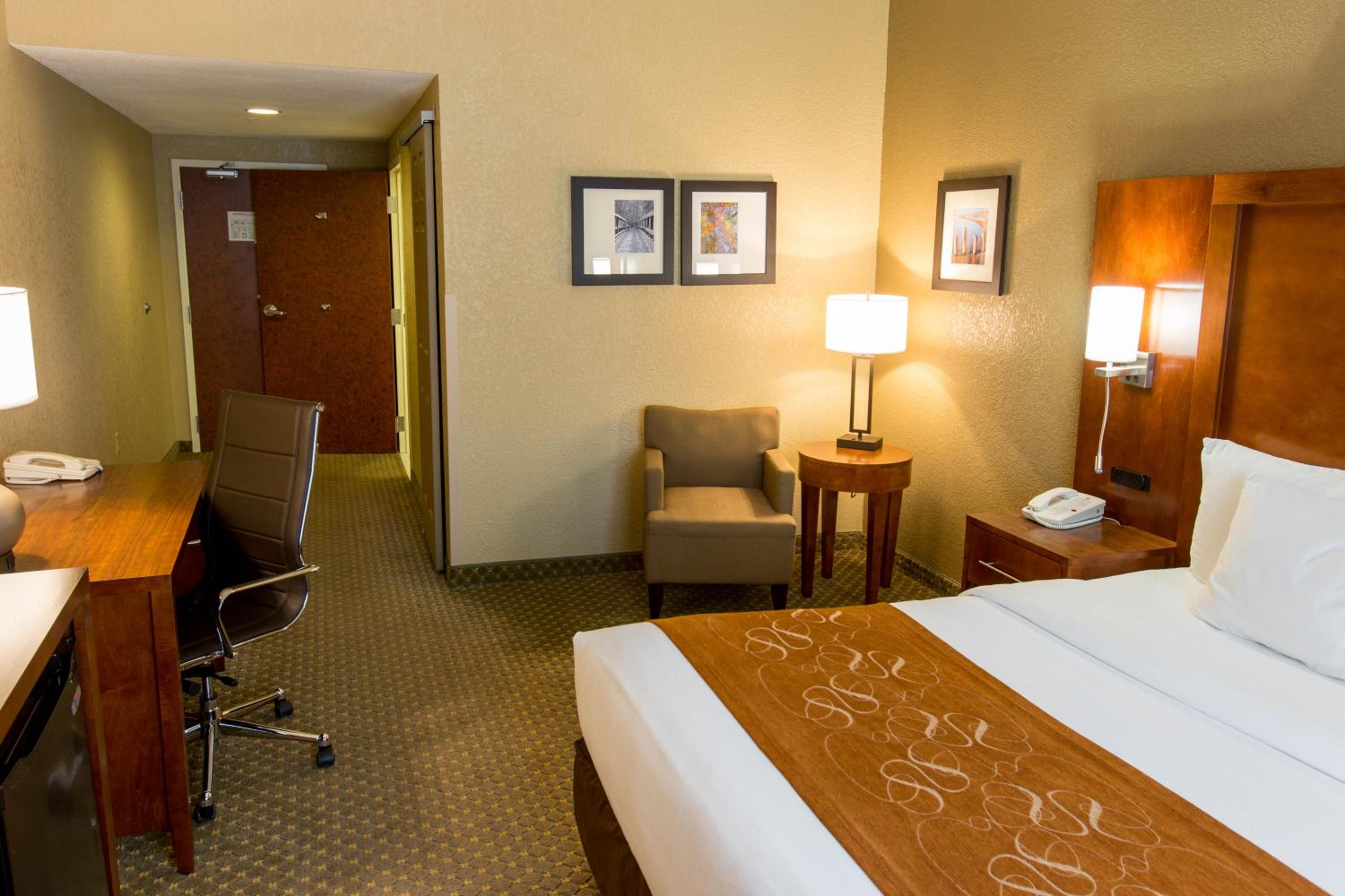 King Room - Accessible/Non-Smoking - Photo 2