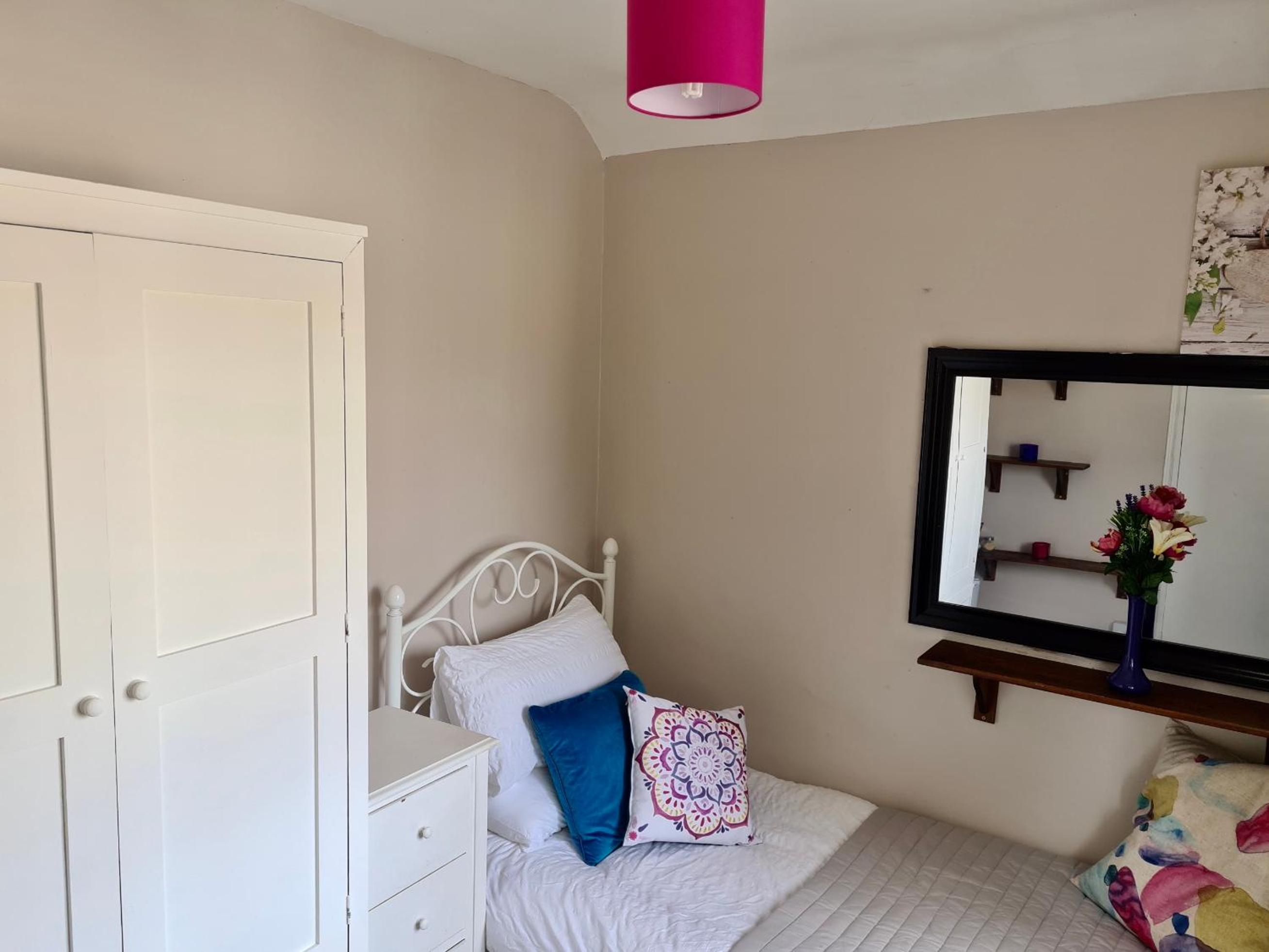 Single Room photo 3