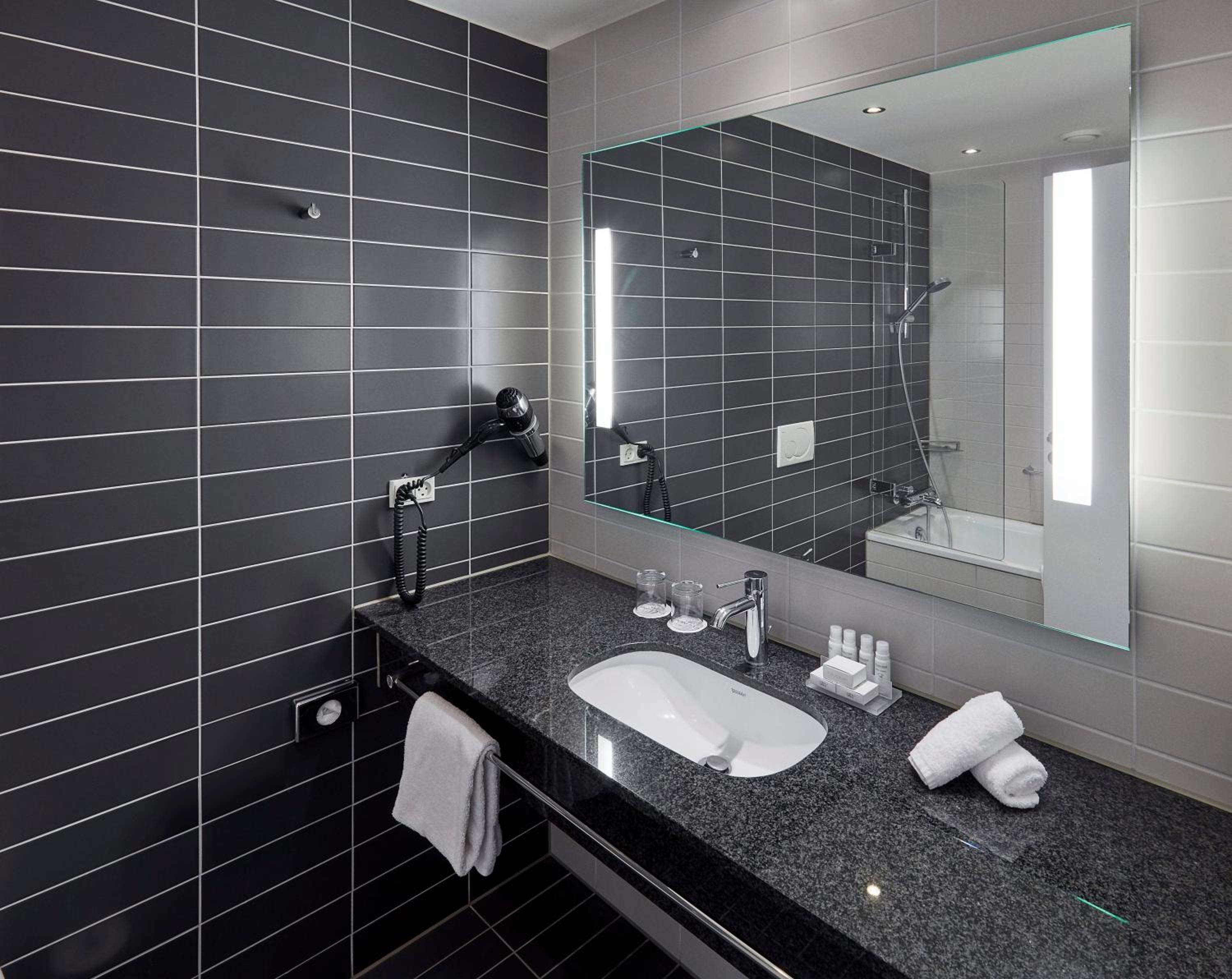 Standard Twin Room - Photo 5