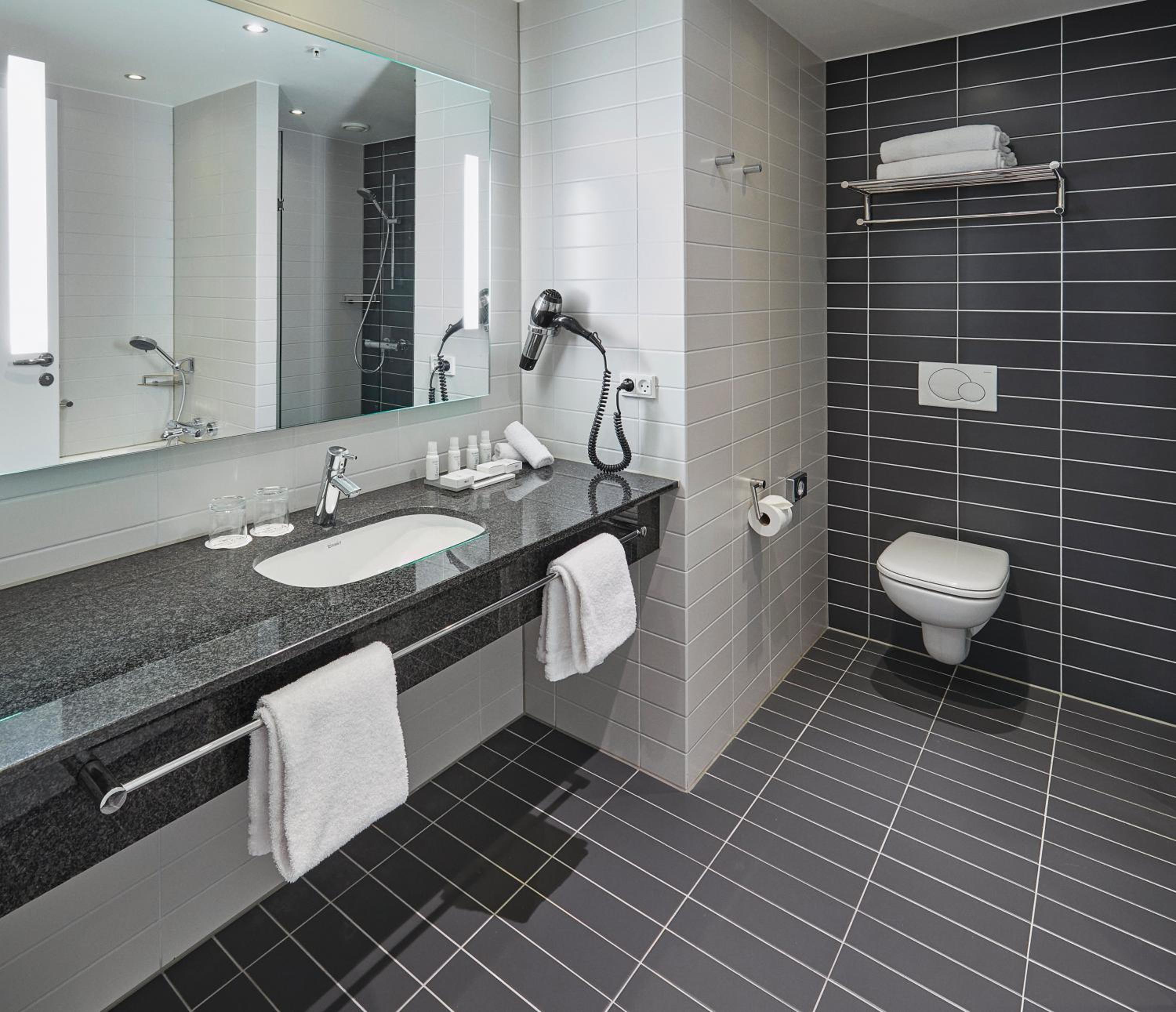 Standard Twin Room - Photo 2
