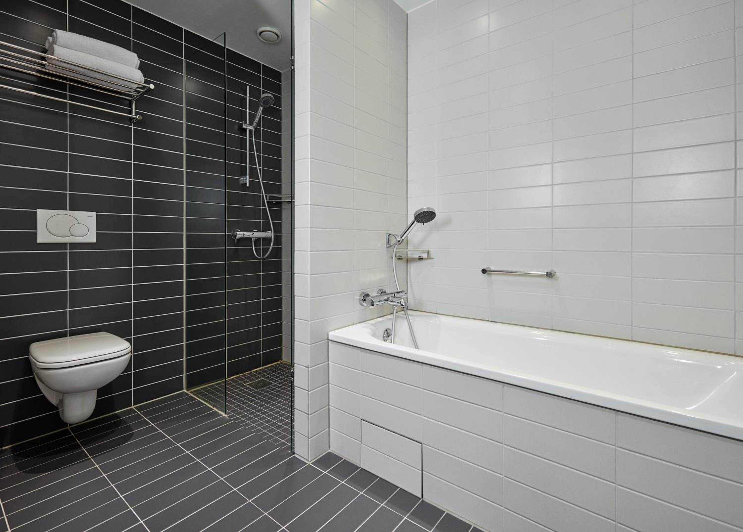 Premium King Room - Photo 2