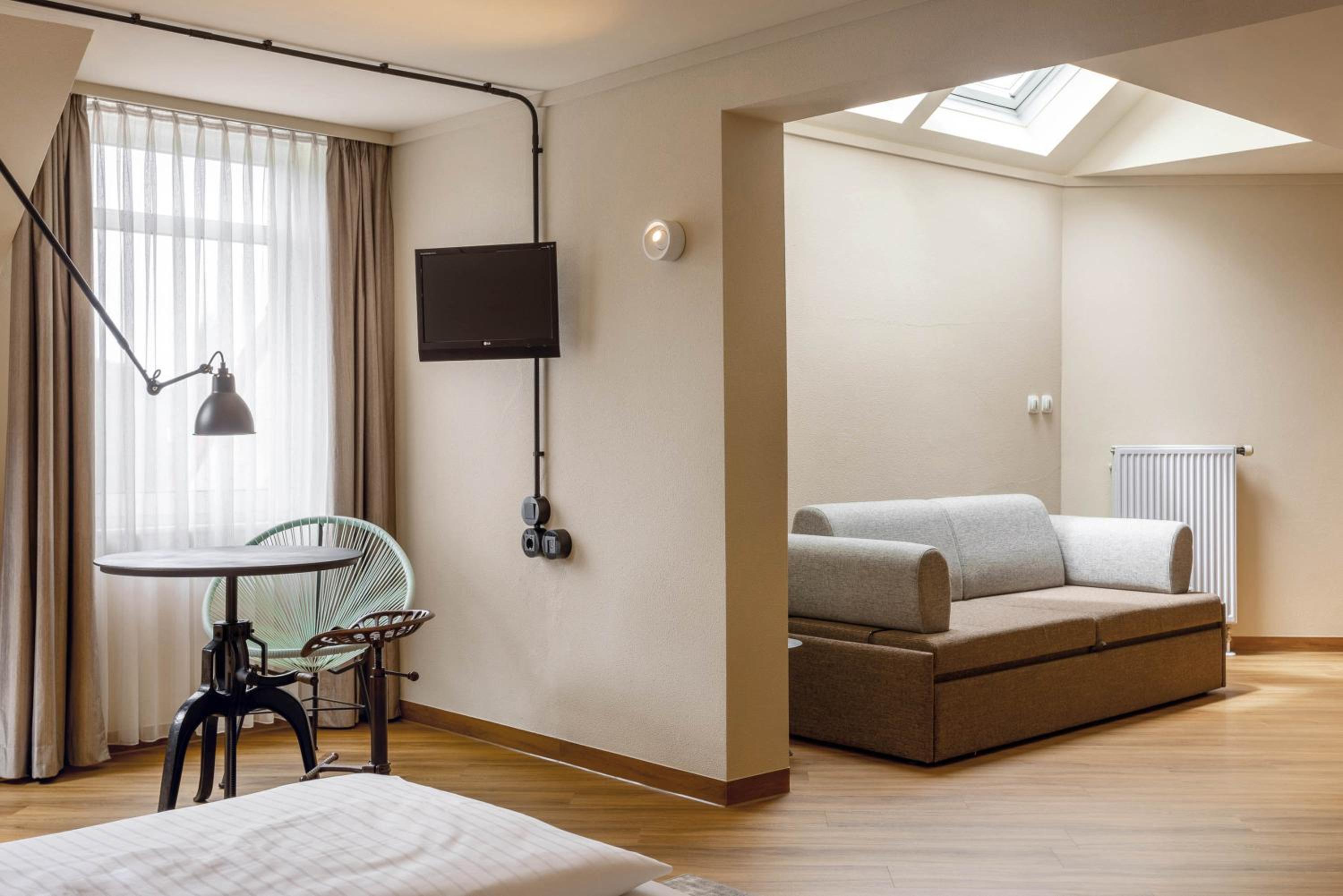 Suite - Photo 2