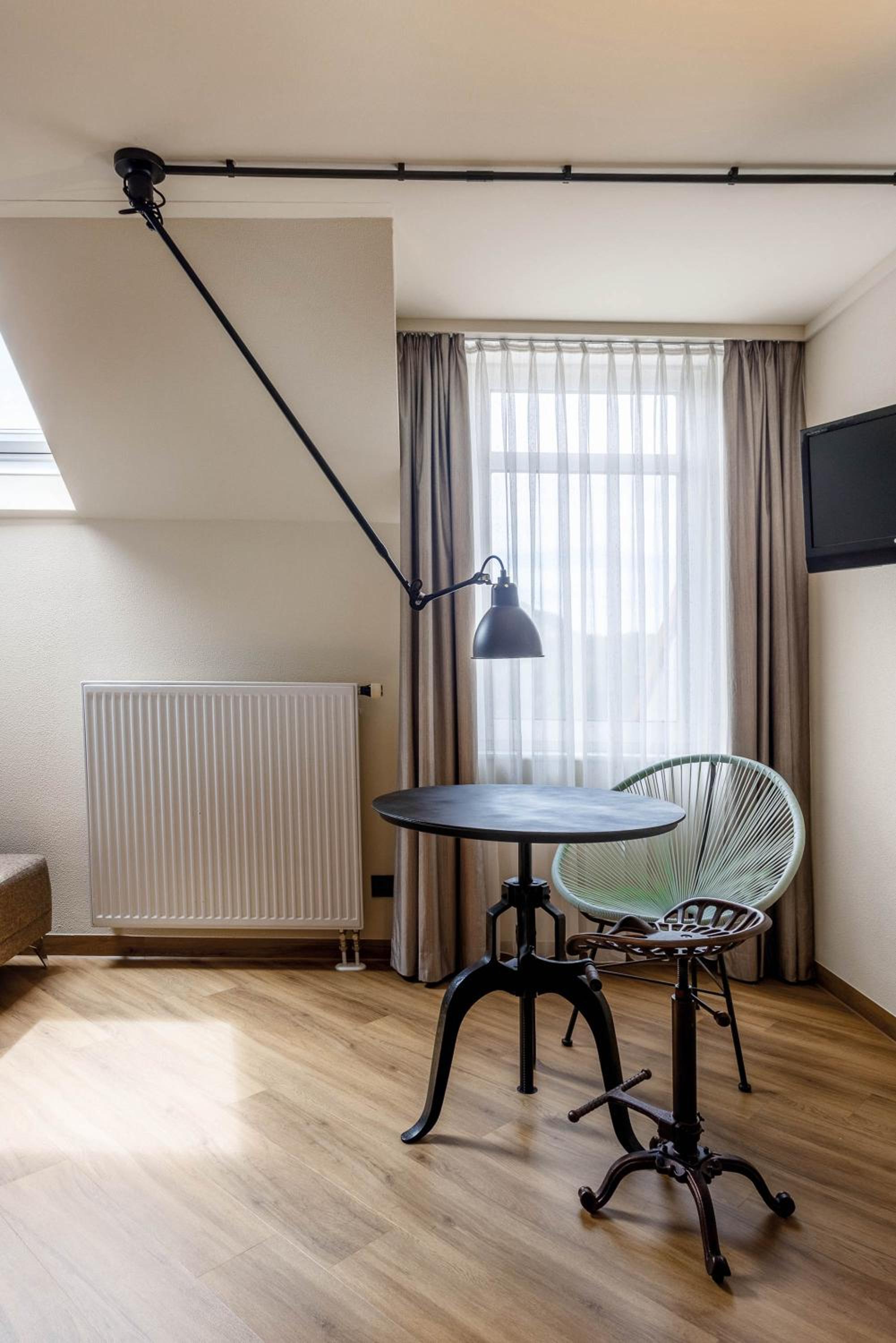 Suite - Photo 15