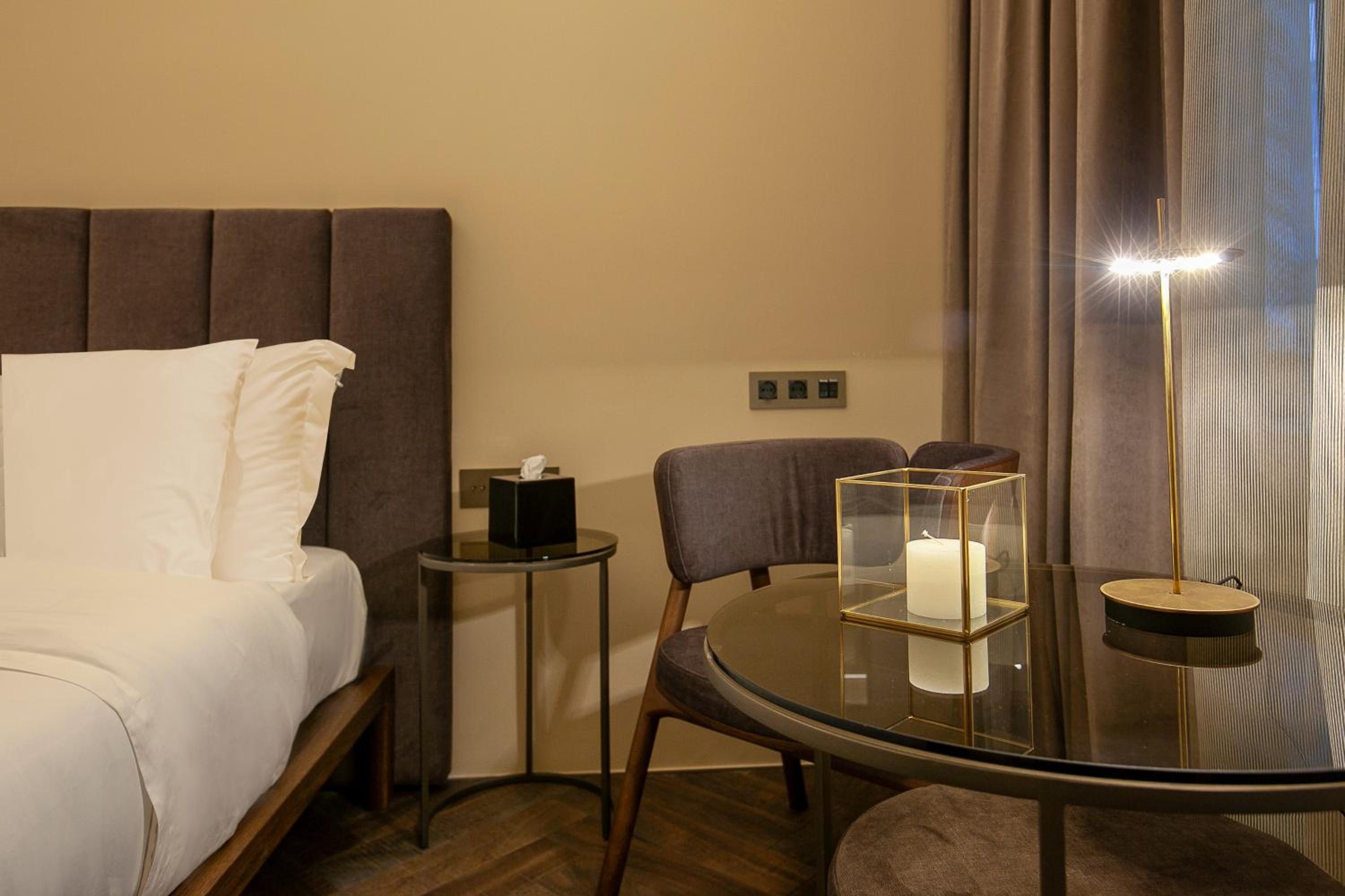 Standard Athenian Room photo 2