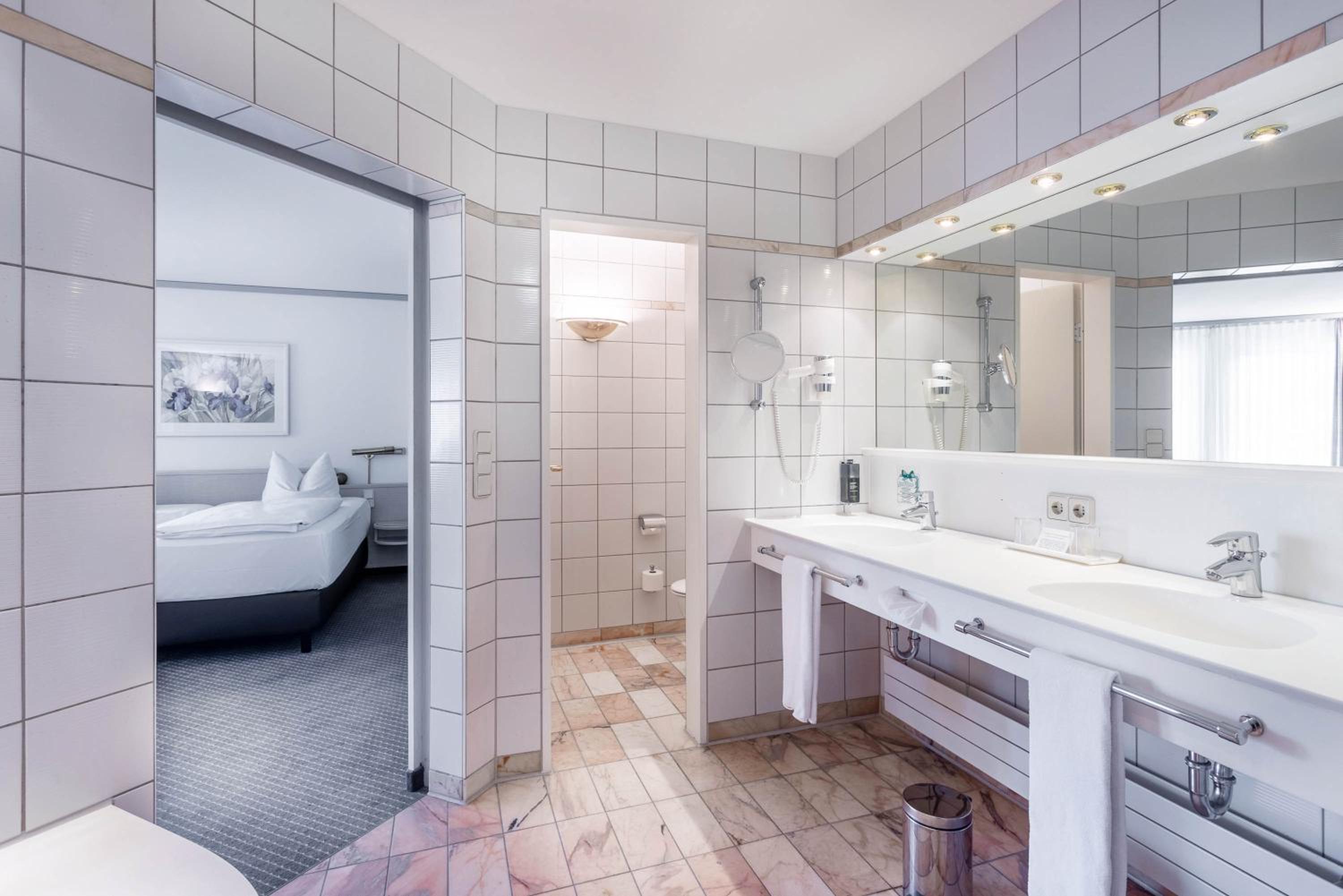 Suite Plus - Photo 18