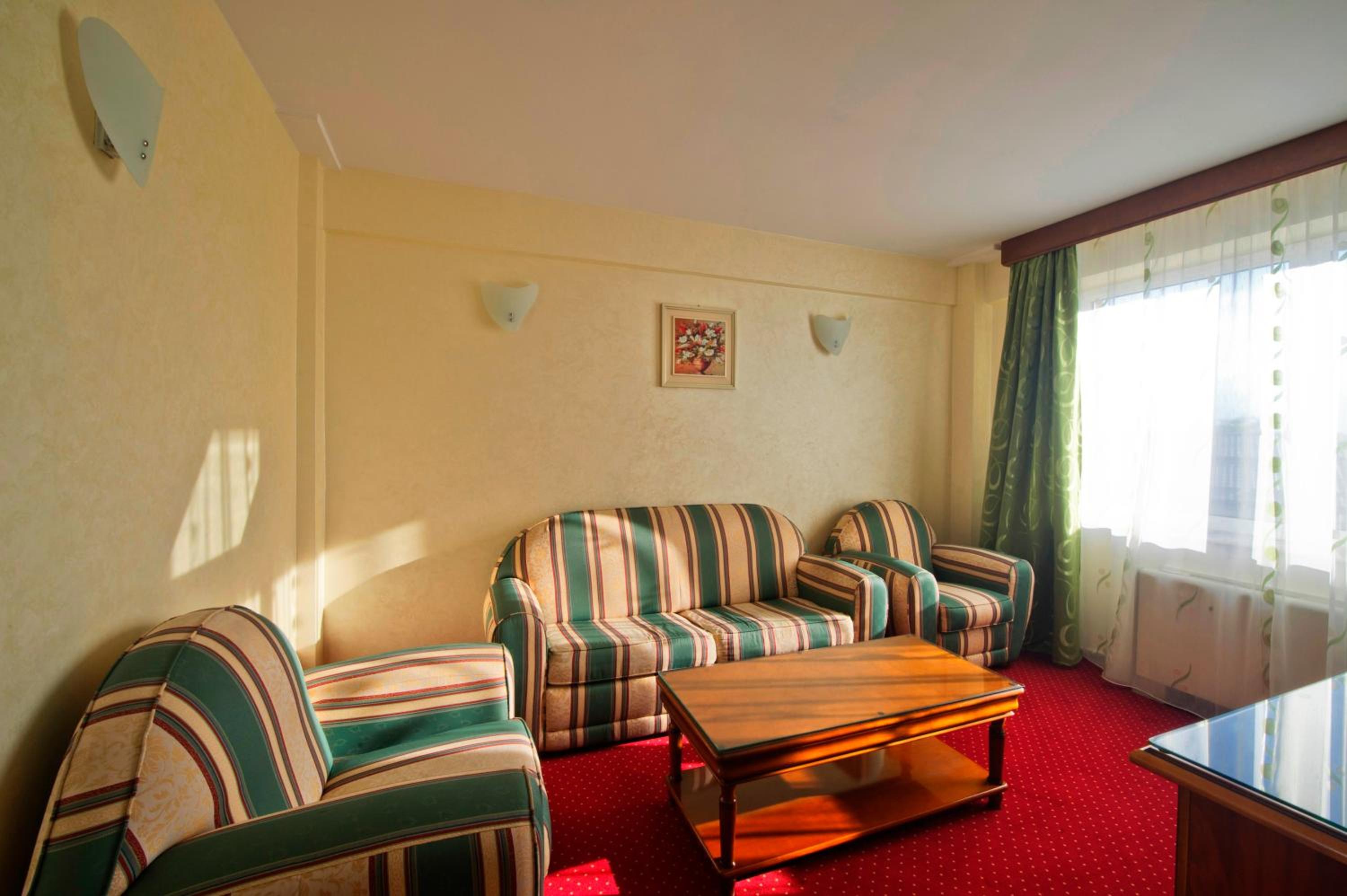 Standard One-Bedroom Suite - Photo 17