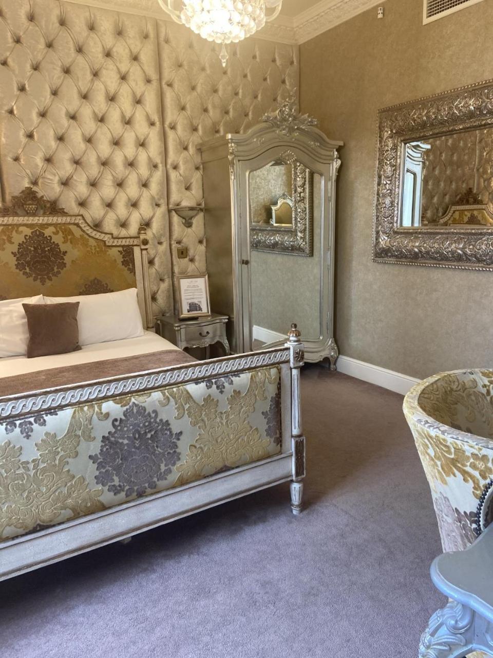 Luxury Double With Bath (2 Adults)  photo 1