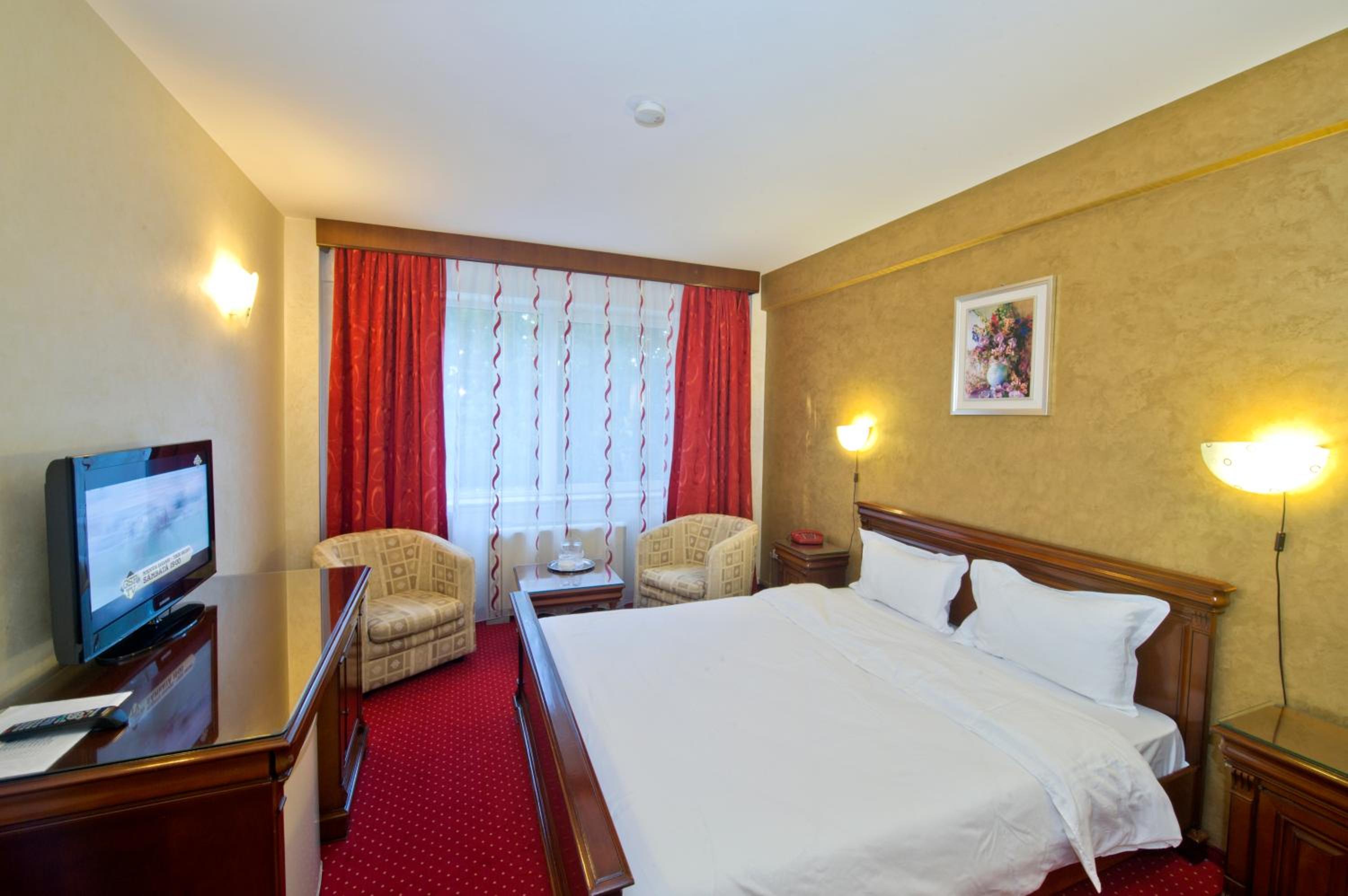 Standard Double Room - Photo 17