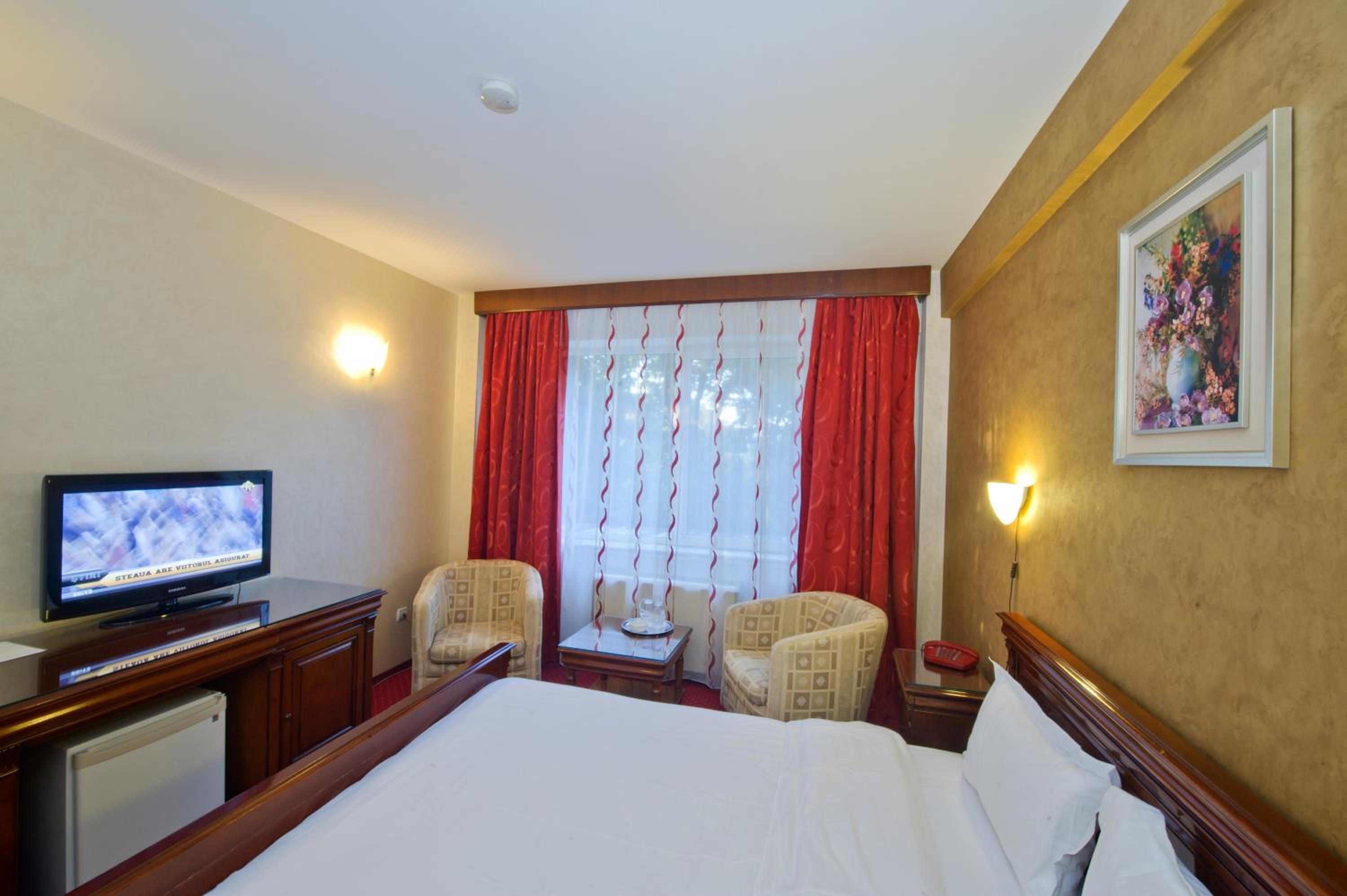 Standard Double Room - Photo 18