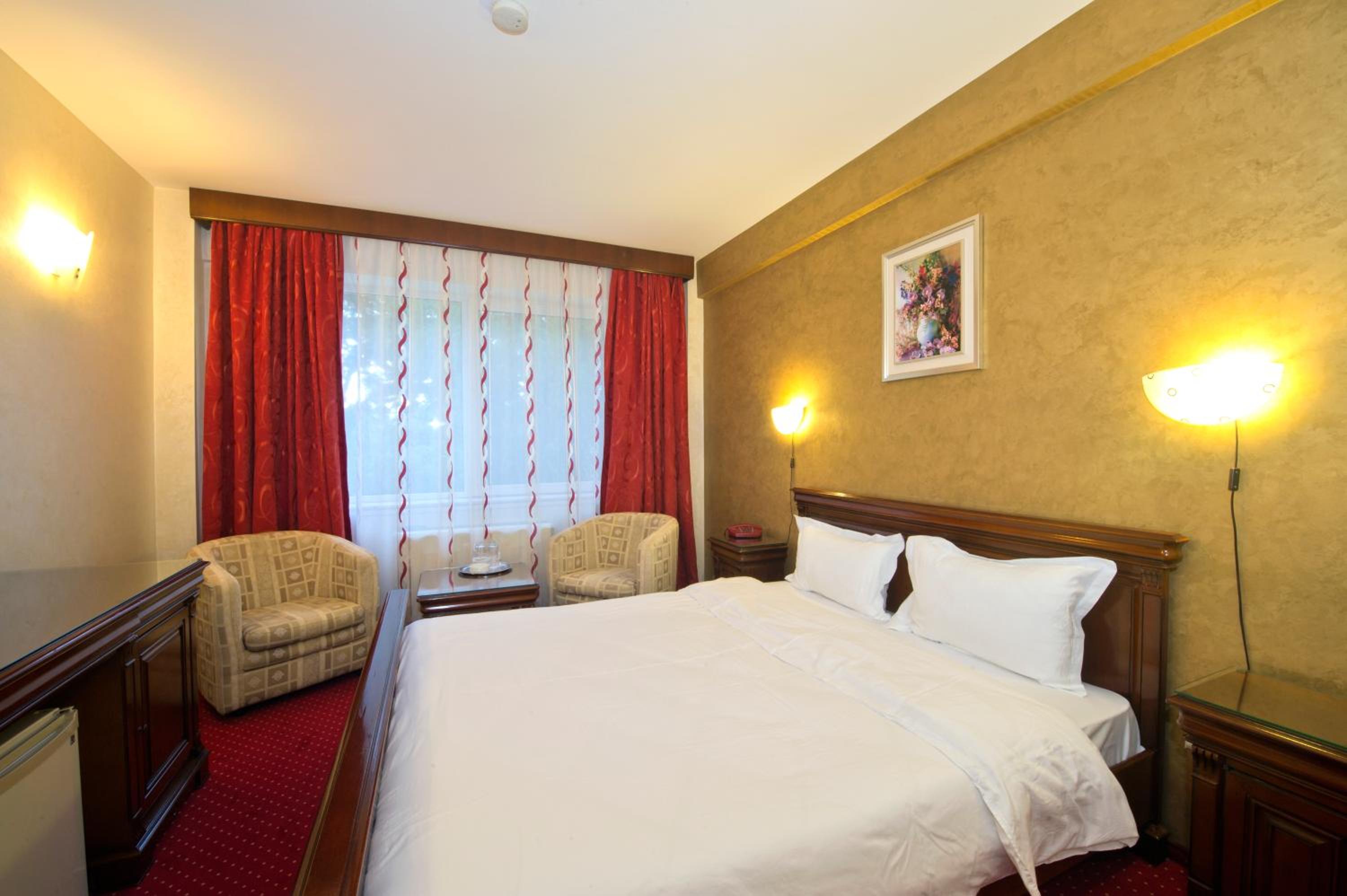 Standard Double Room - Photo 14