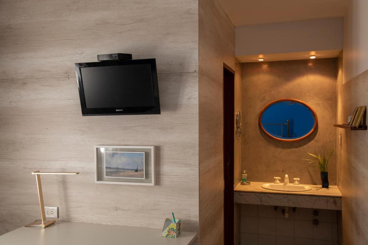Double Room with Private Bathroom photo 3