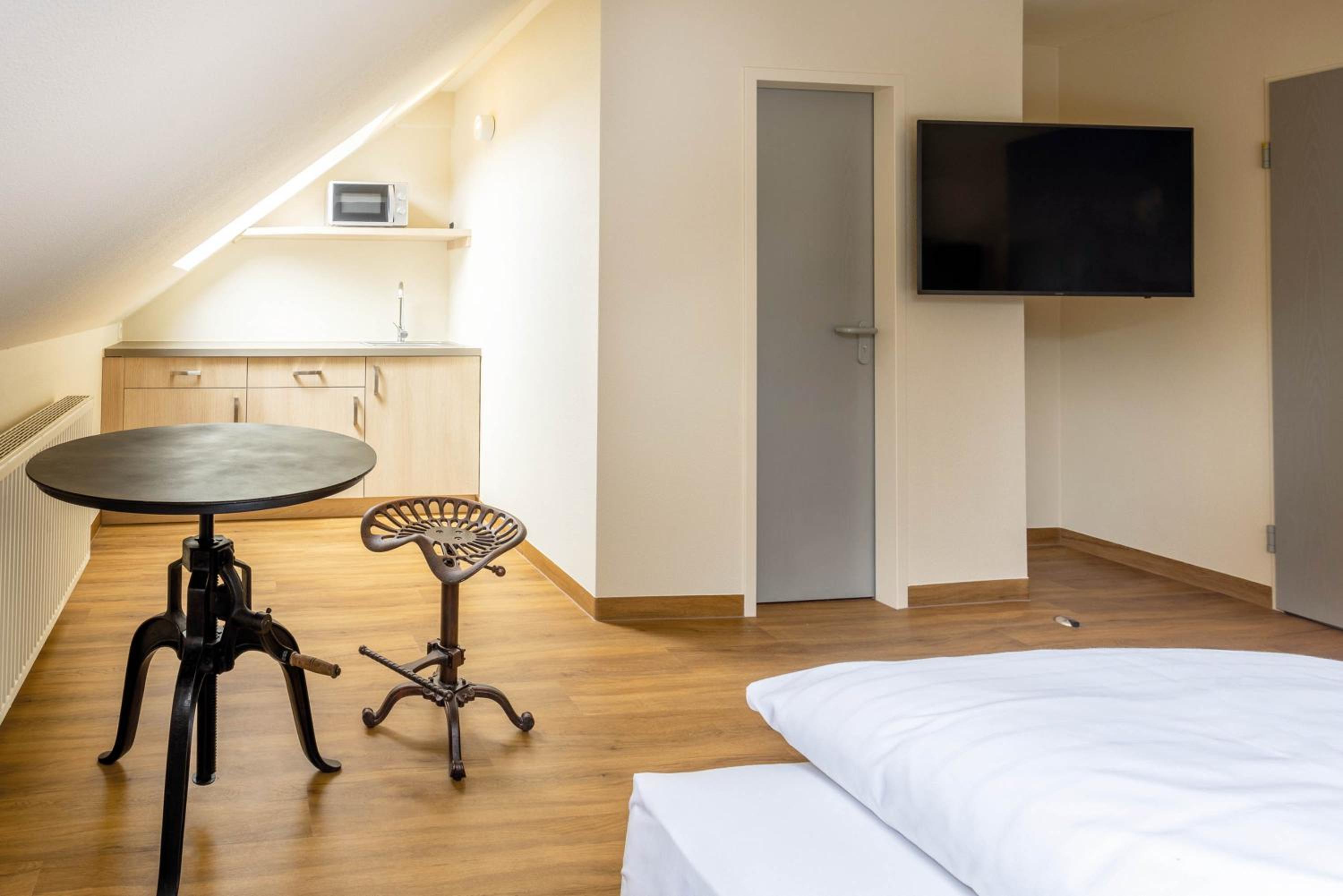 Standard Room - Photo 11