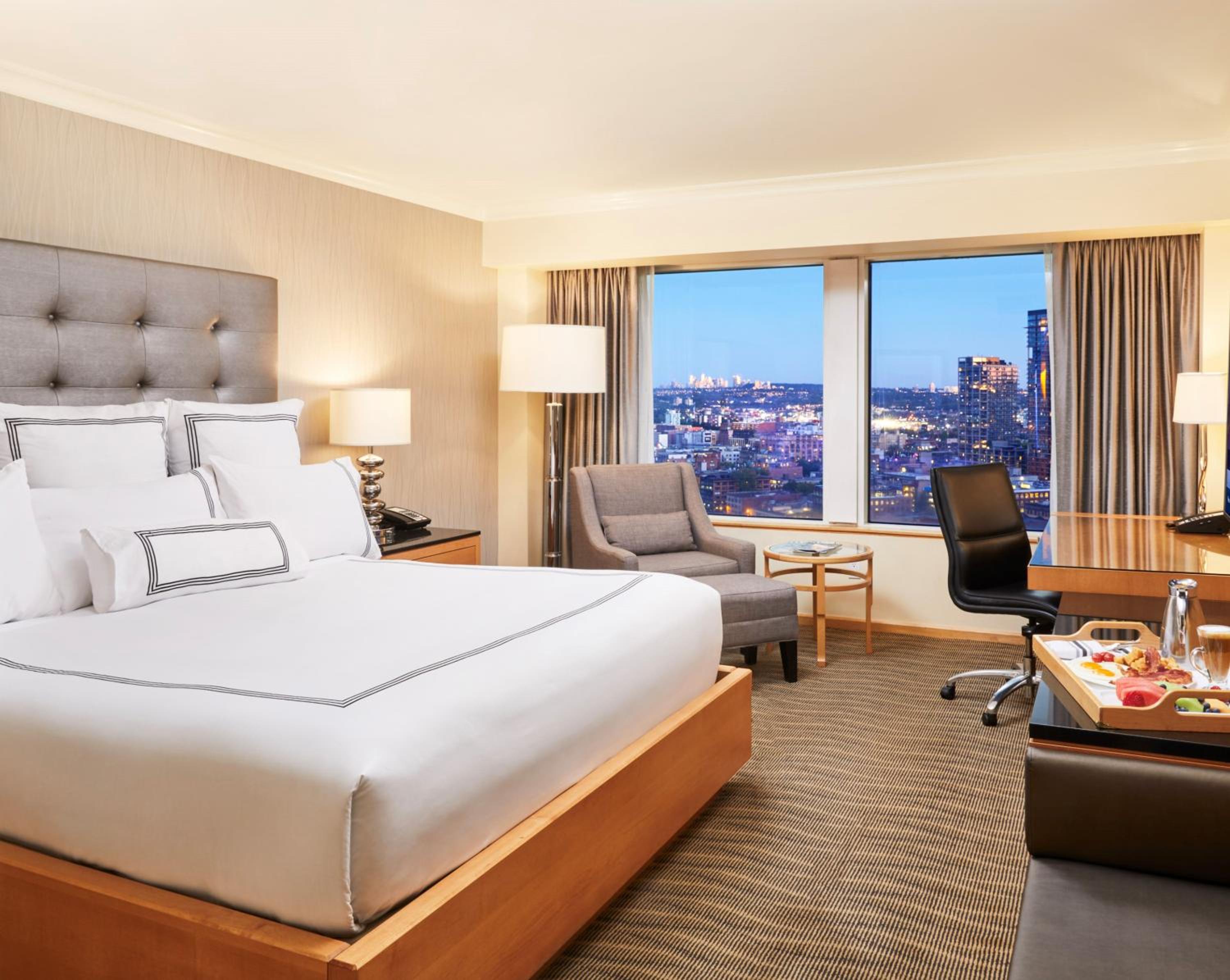 Deluxe King Room