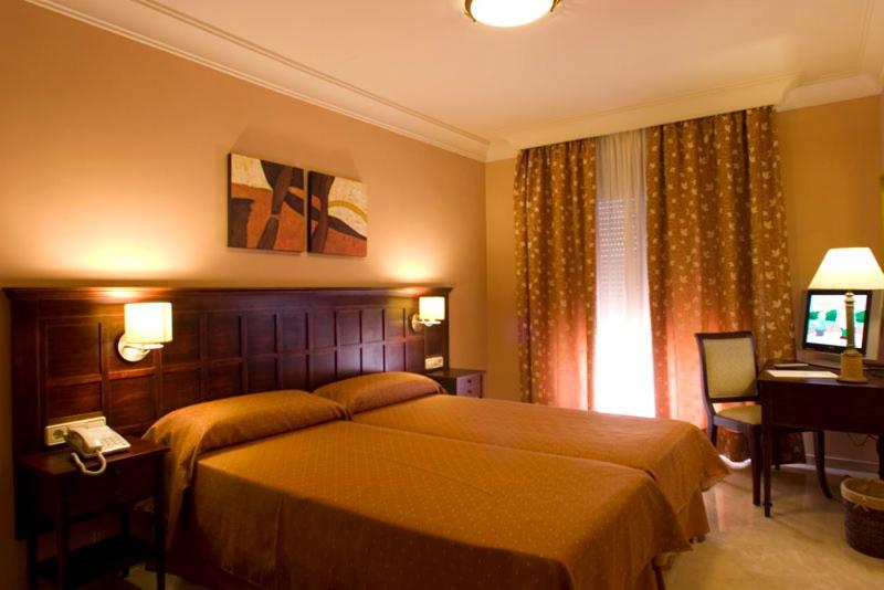 Double or Twin Room - Photo 4