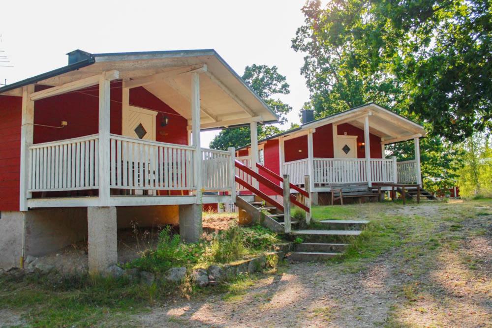 Three-Bedroom Cottage - Photo 6