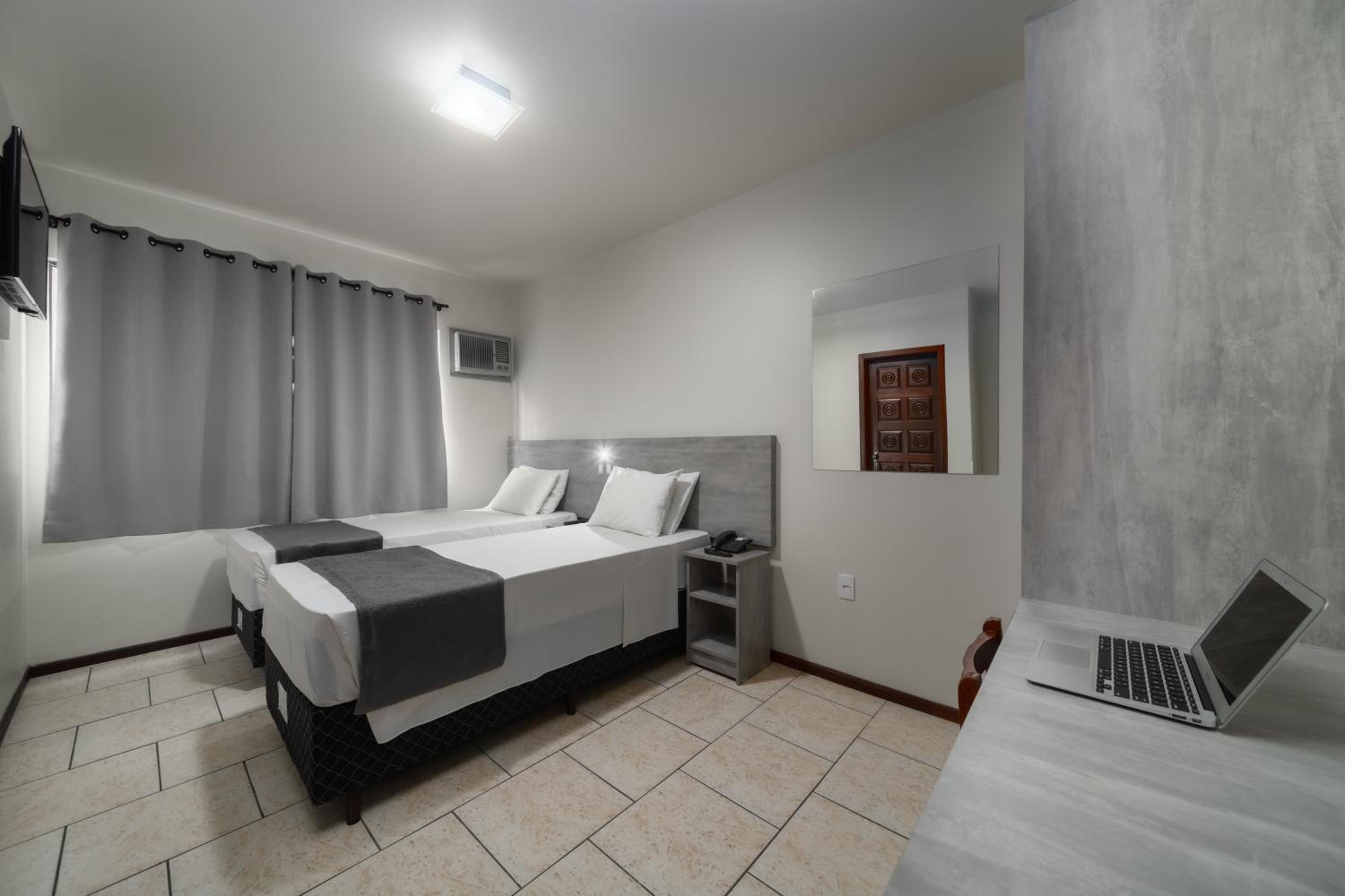 Standard Double Room photo 3