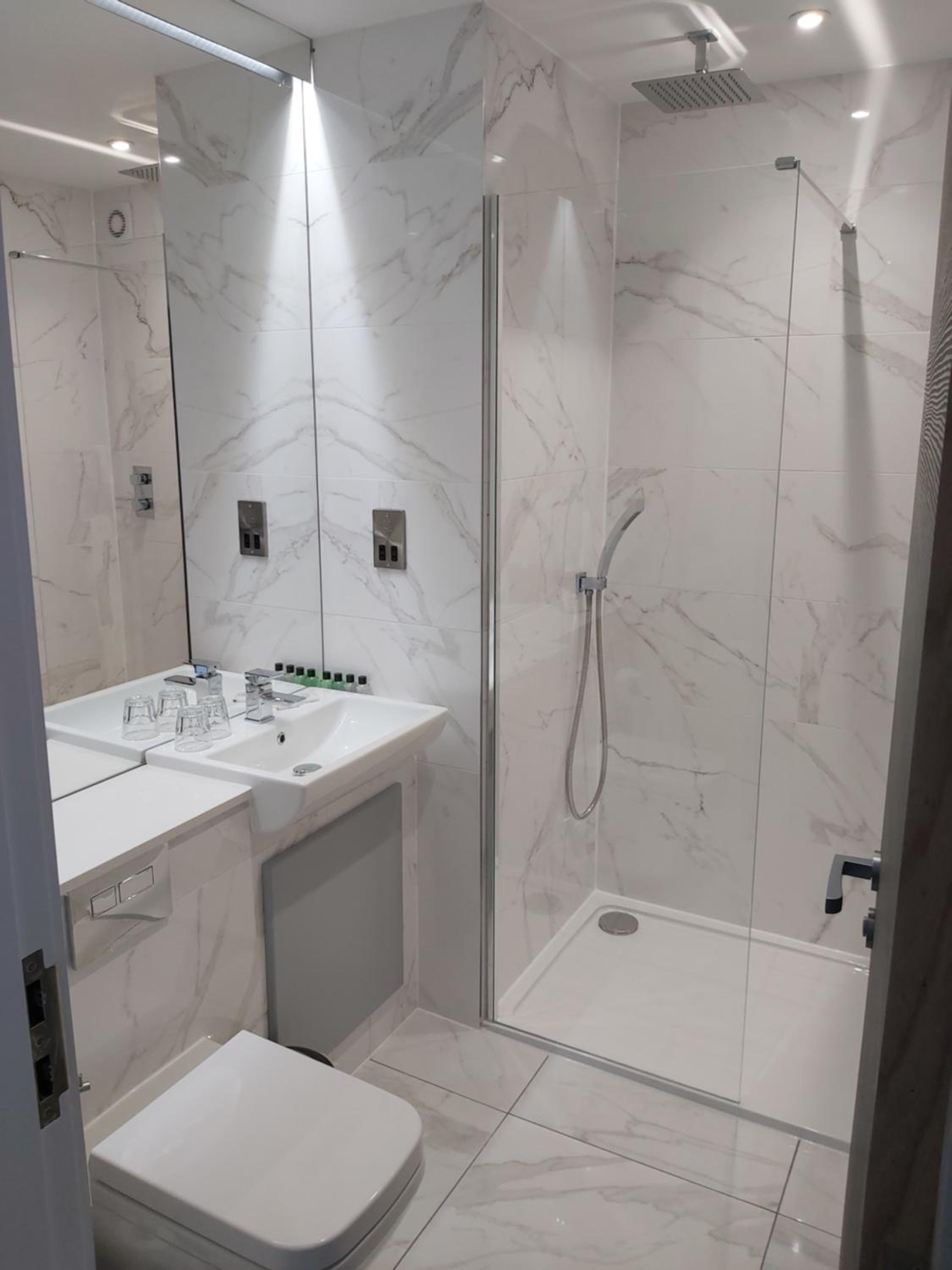 Superior Double or Twin Room - Photo 7