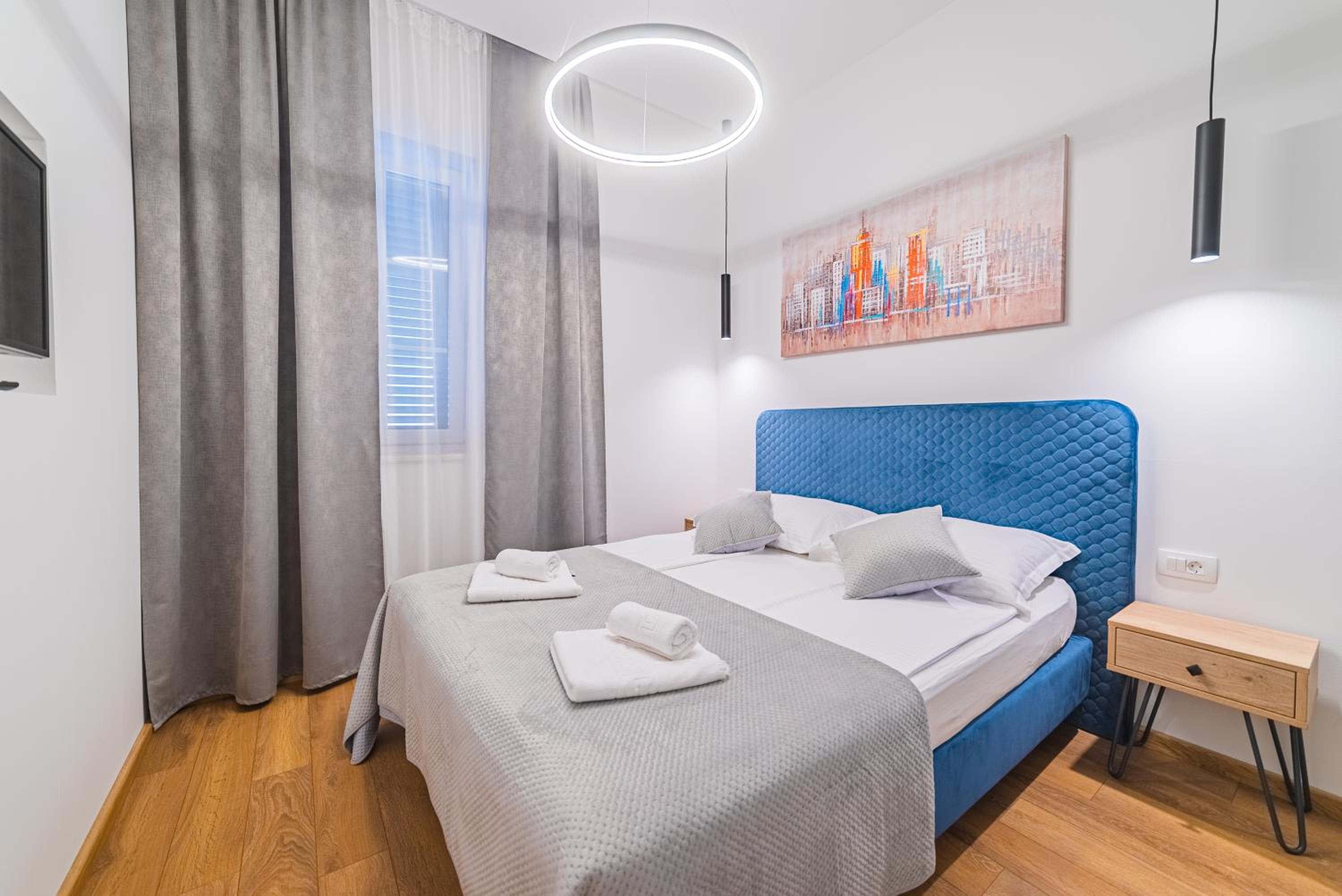 One-Bedroom Apartment - Photo 9