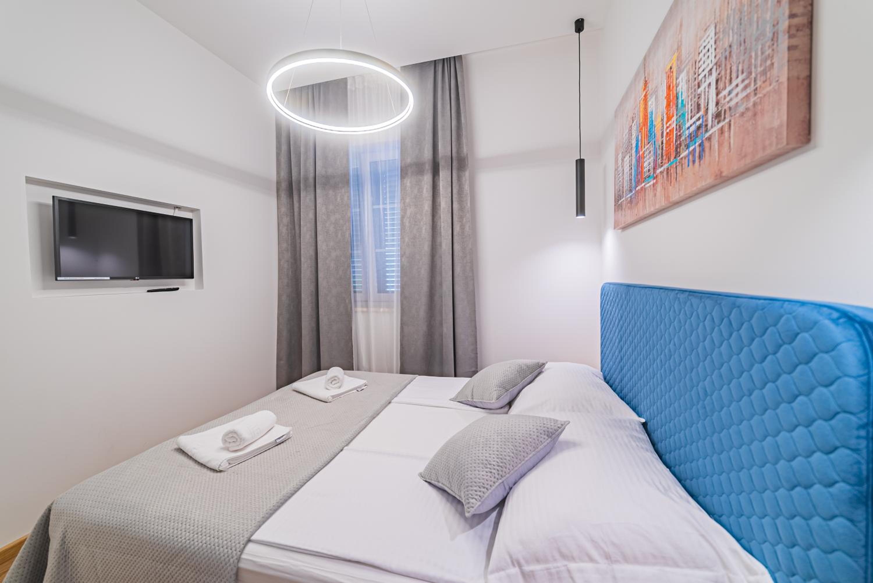 One-Bedroom Apartment - Photo 7