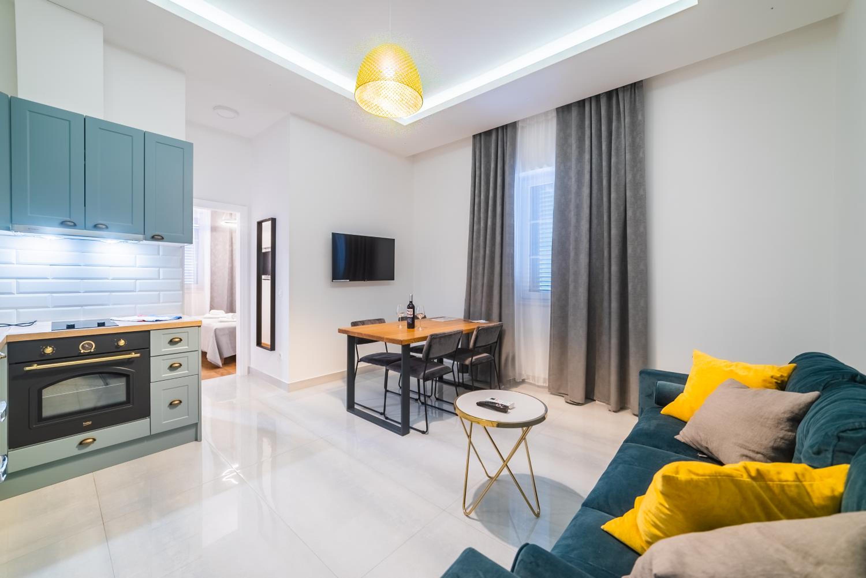 One-Bedroom Apartment - Photo 1