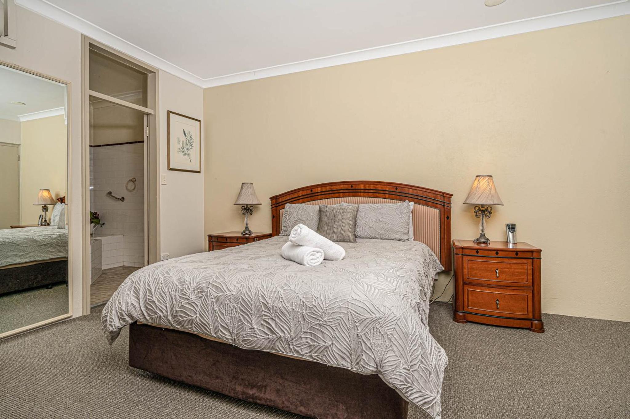 Luxury Suite with Spa Bath photo 1