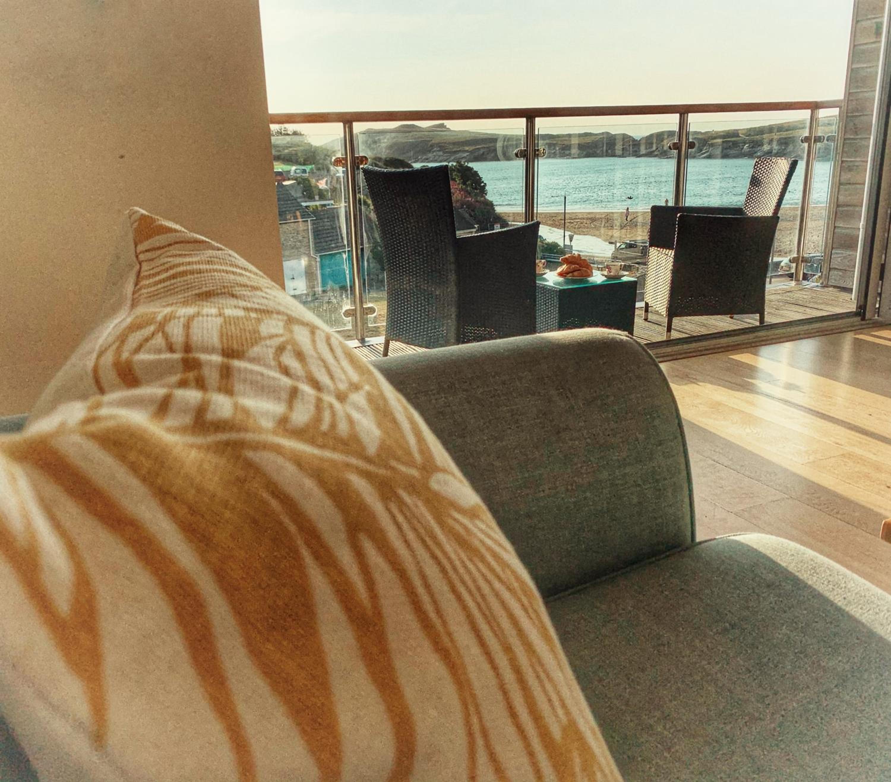 Apartment with Balcony photo 3