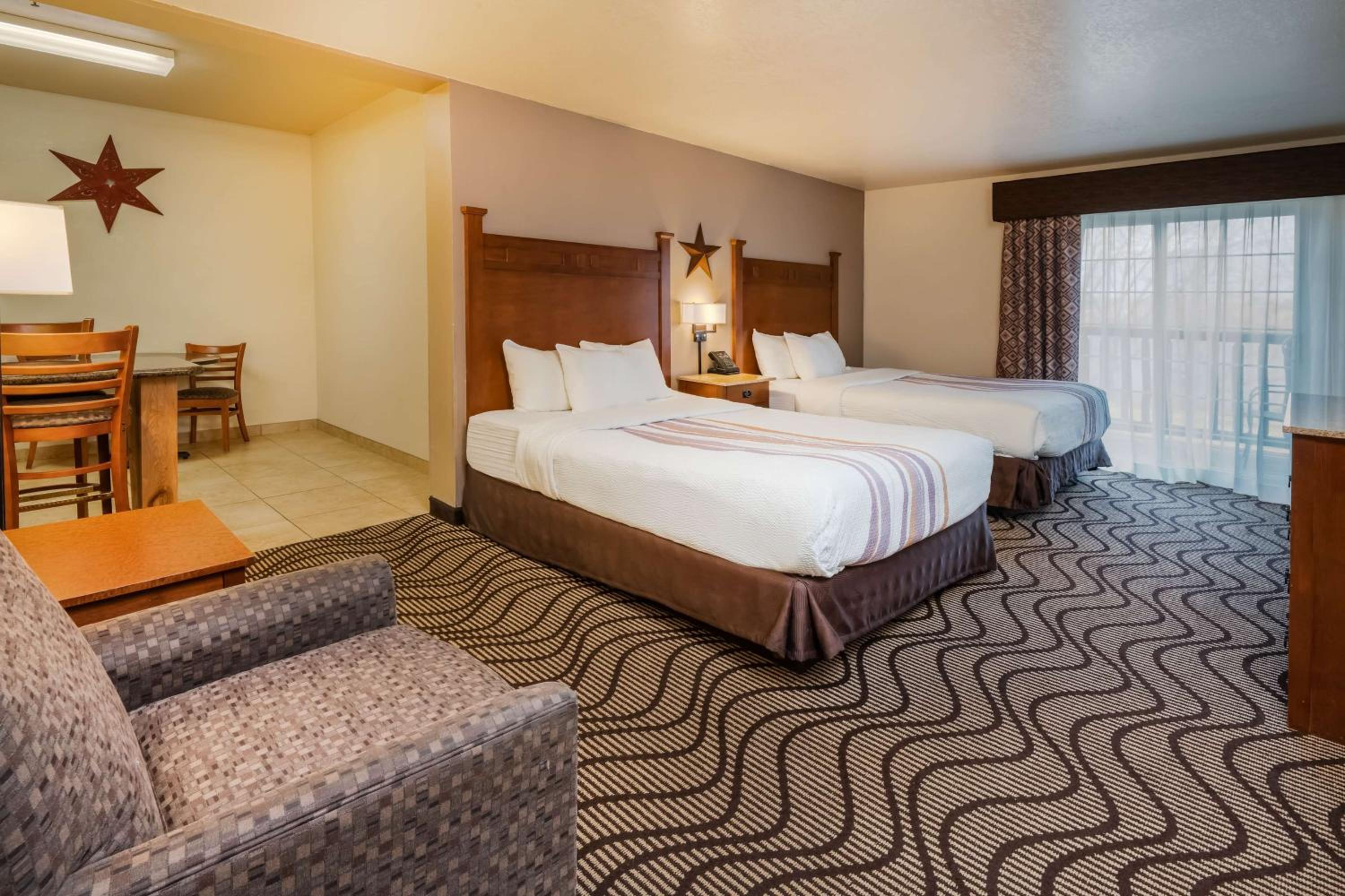 Queen Room with Two Queen Beds with Balcony - Photo 1