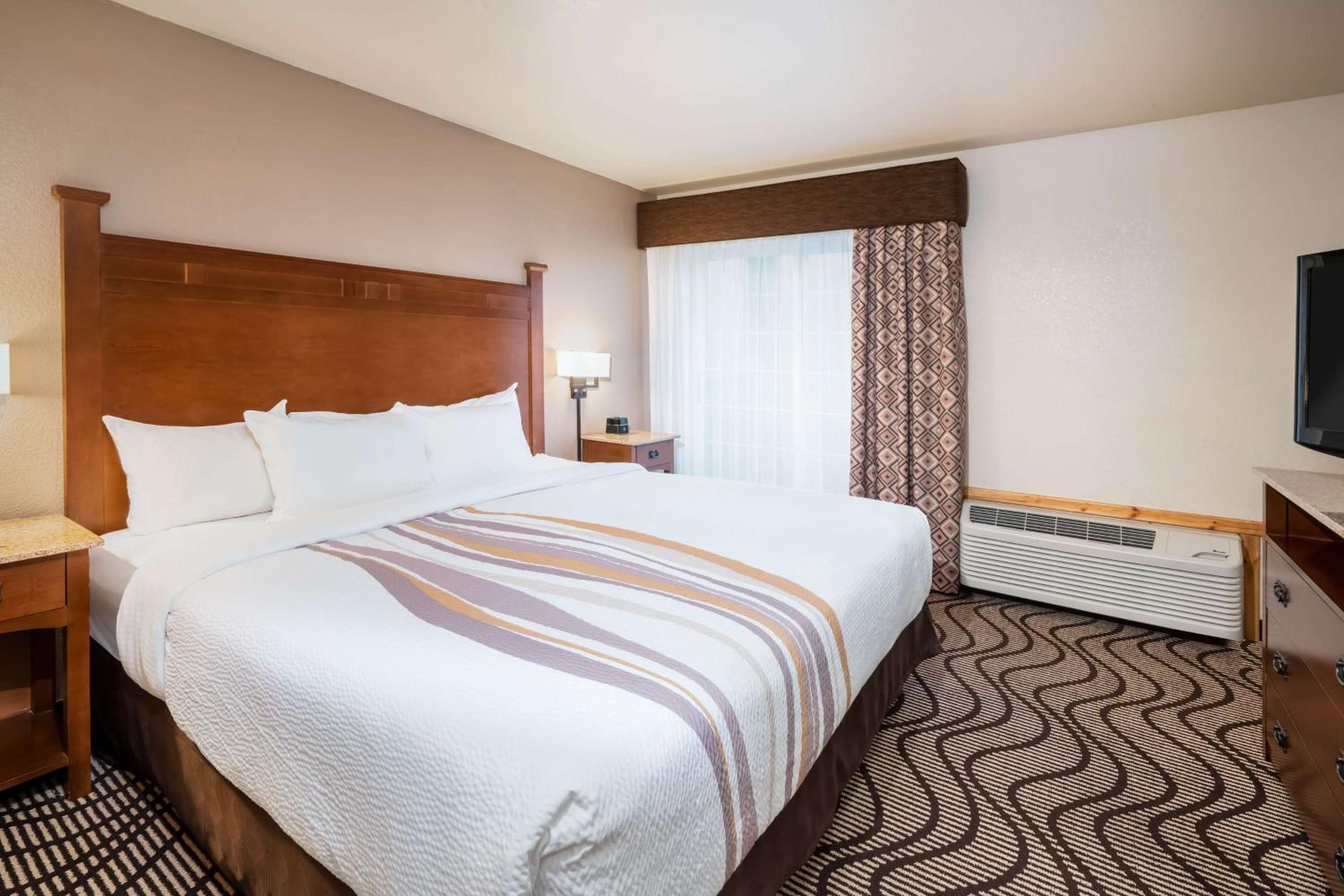 Superior King Suite - Photo 1
