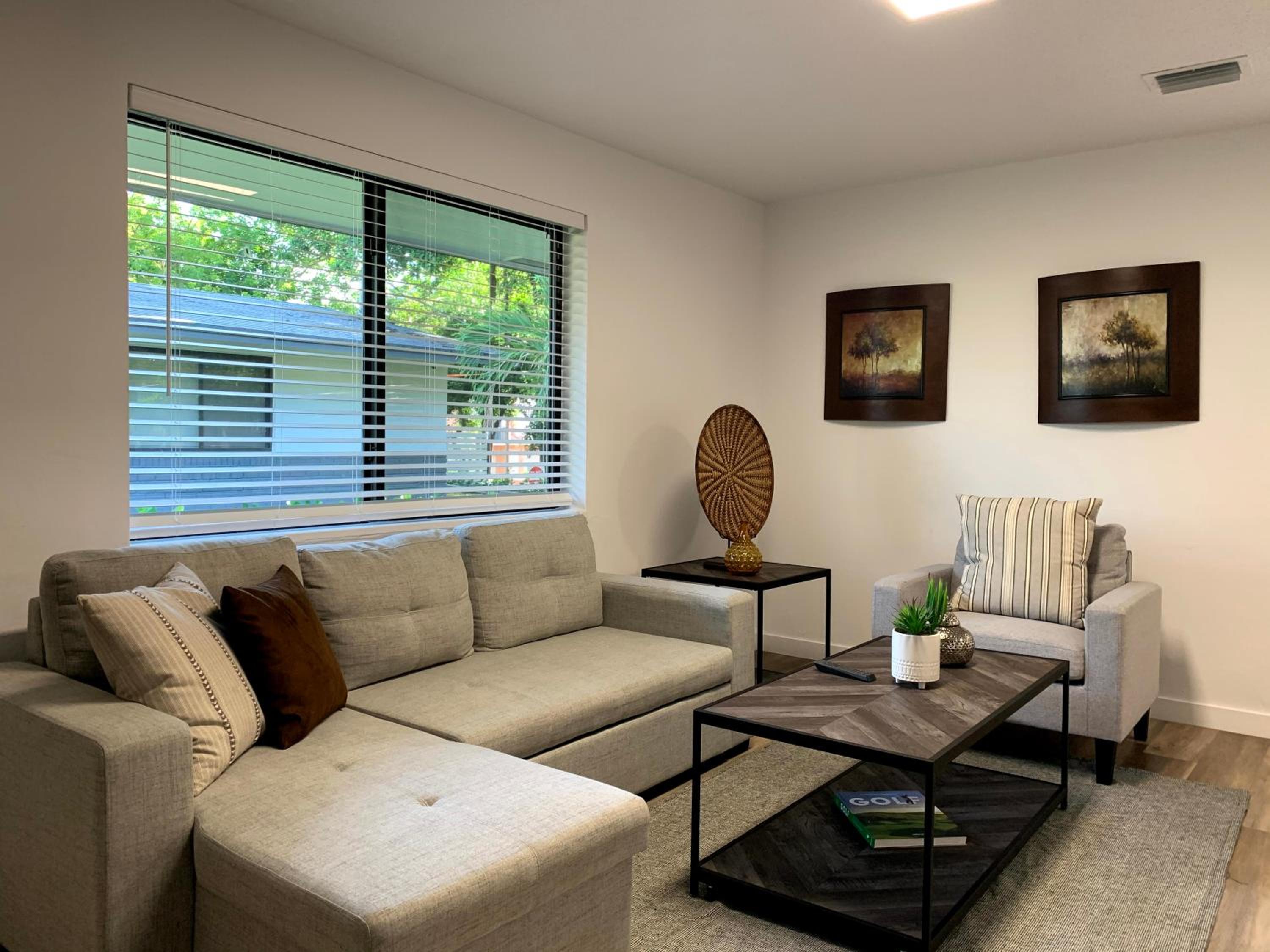 Two-Bedroom Apartment - Photo 2