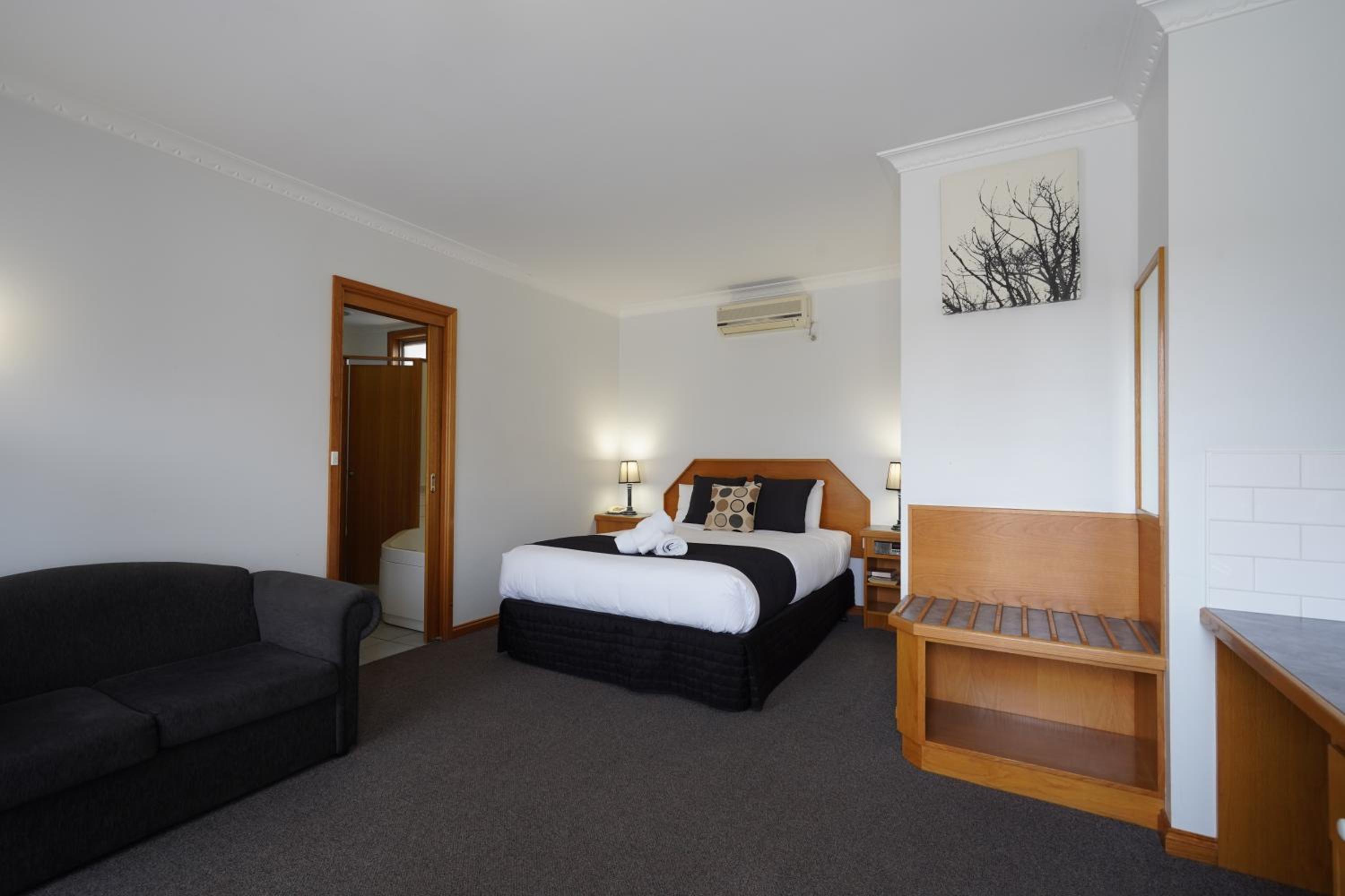 Executive Suite photo 2