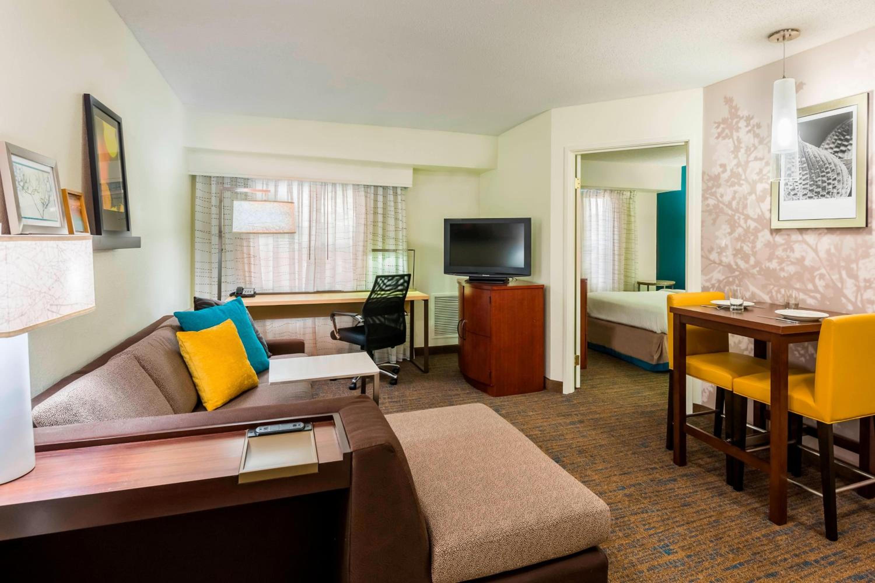One-Bedroom Queen Suite with Sofa Bed - Hearing Accessible