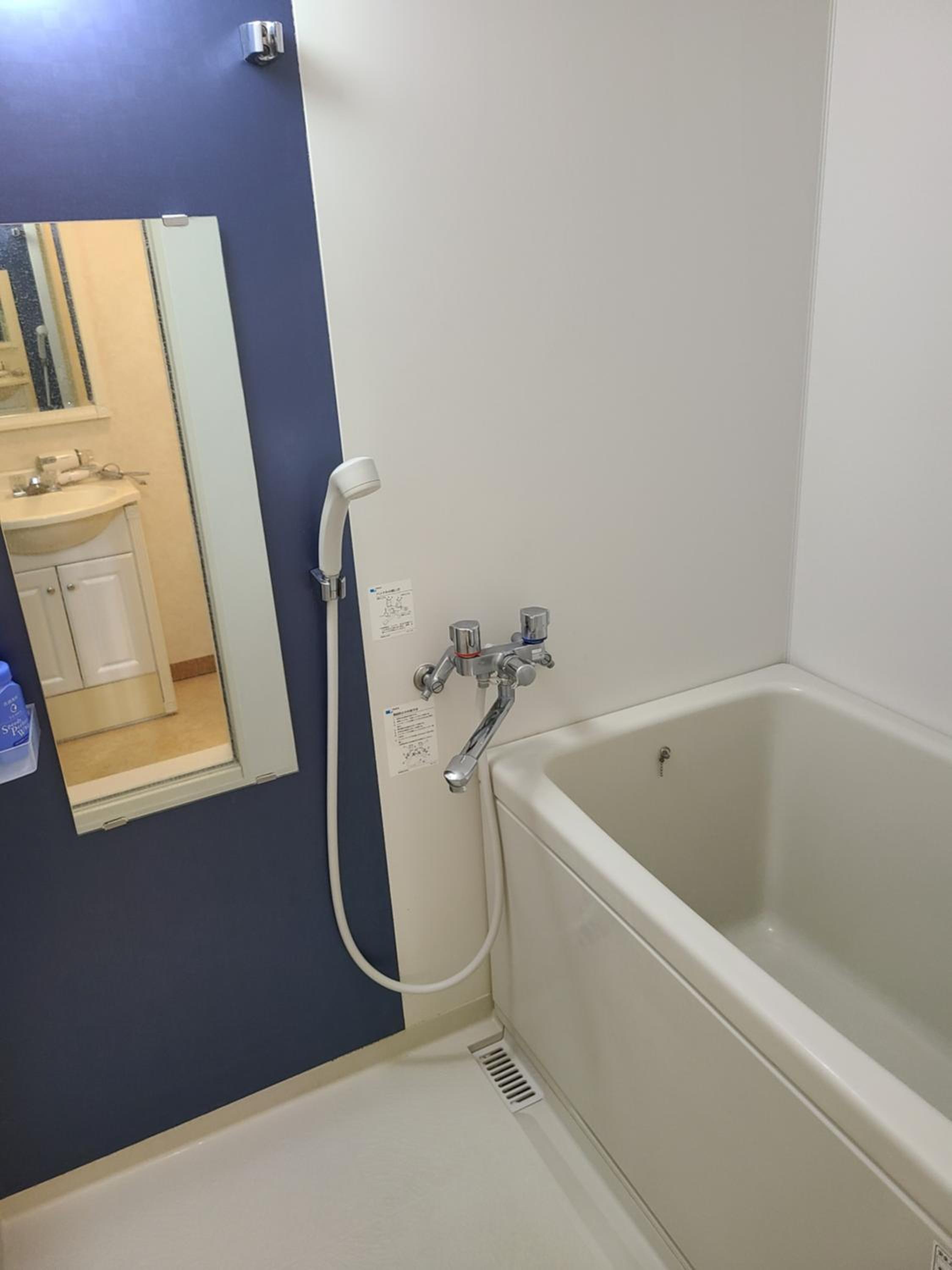 Standard Twin Room - Photo 16