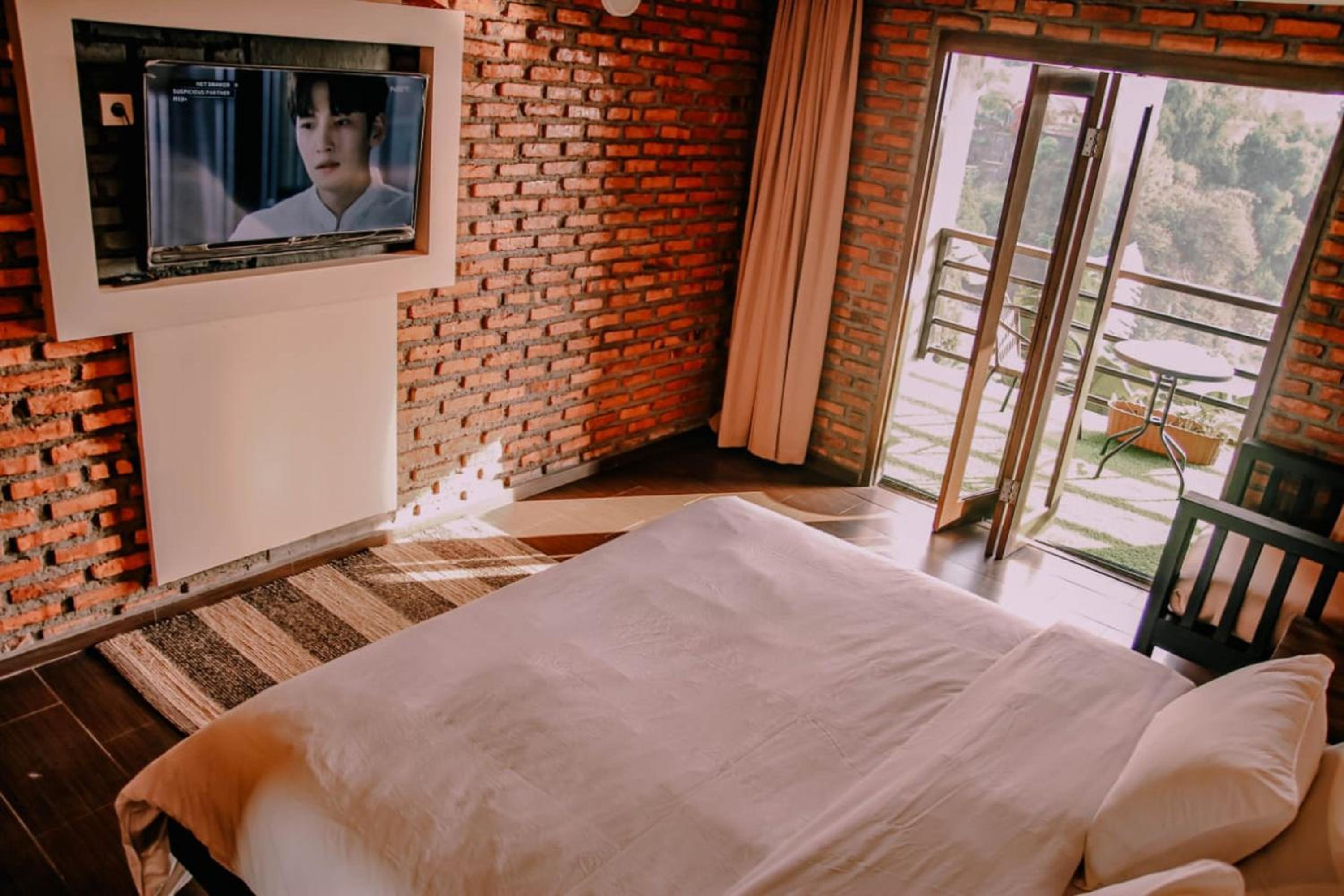 Deluxe with Balcony  - Photo 7