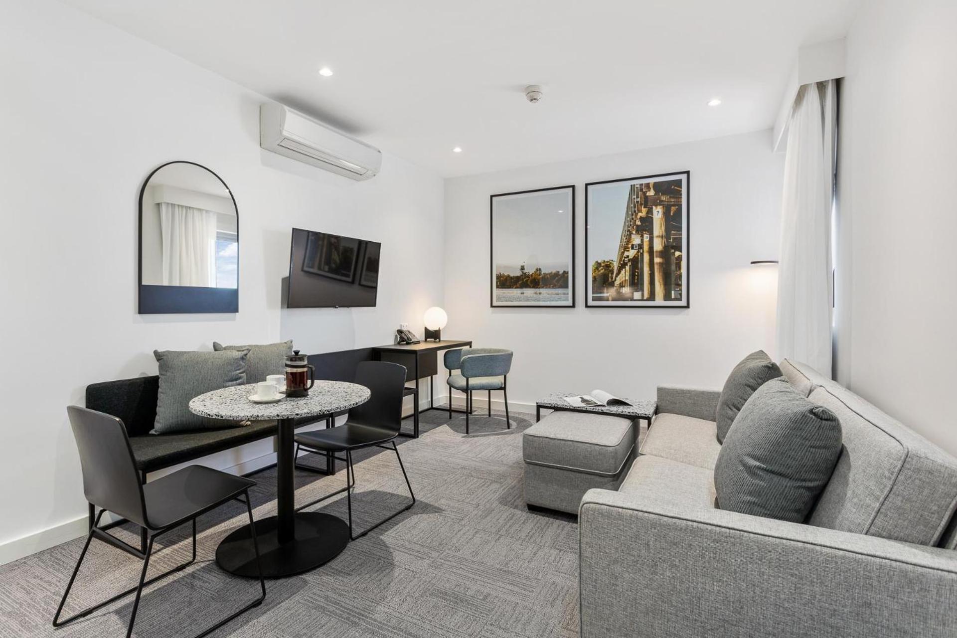 One-Bedroom Apartment - Photo 7
