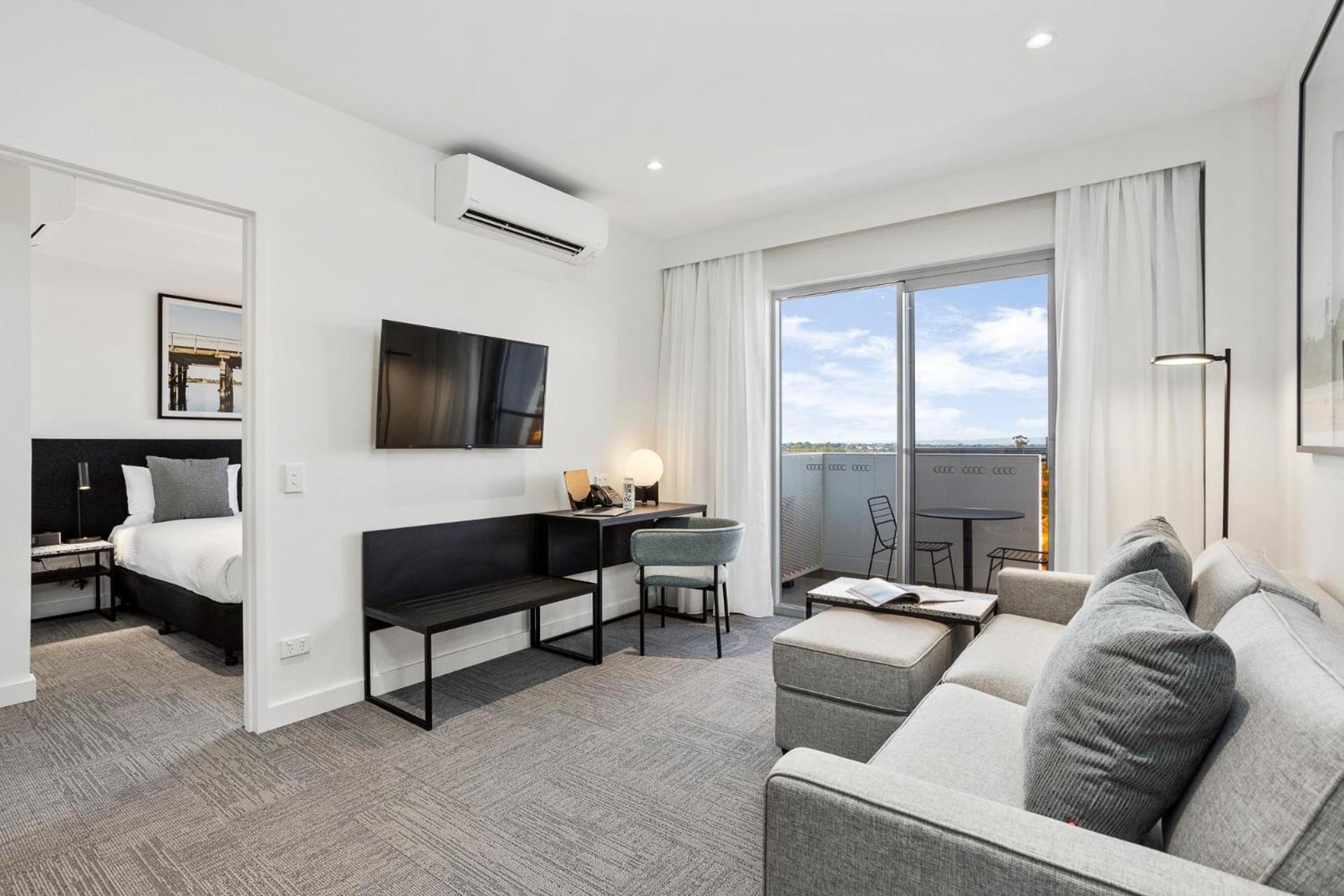 One-Bedroom Apartment - Photo 8