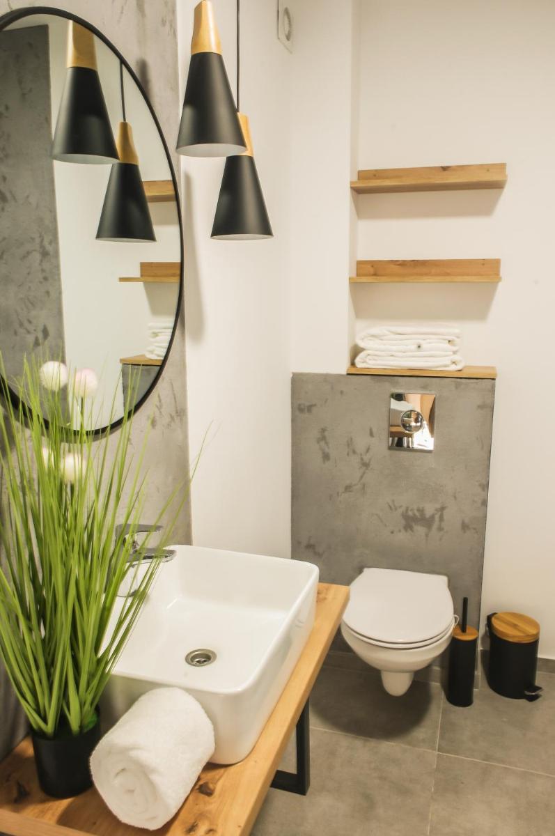 Double Room with Private Bathroom - Photo 8