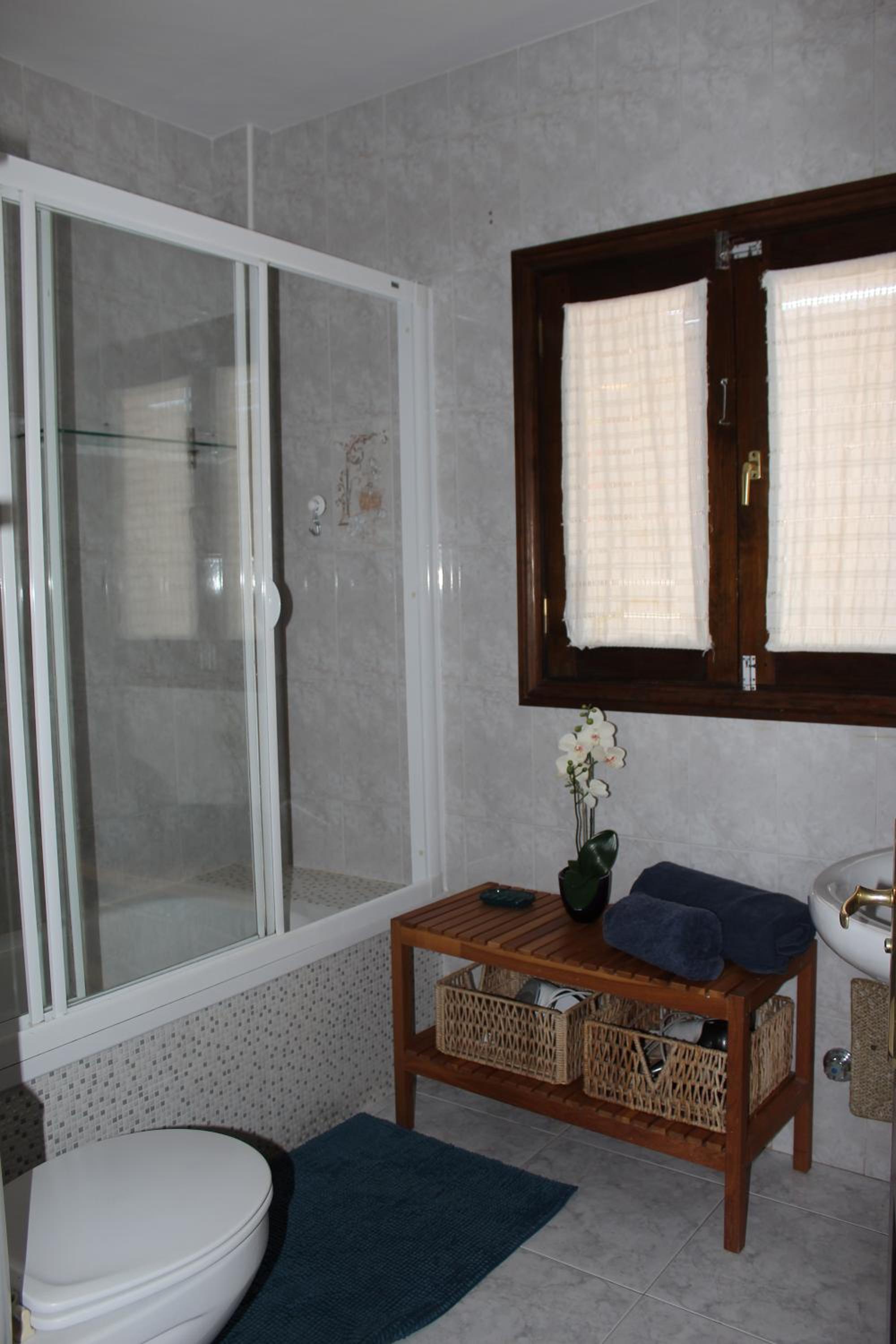 Two-Bedroom Apartment - Photo 8