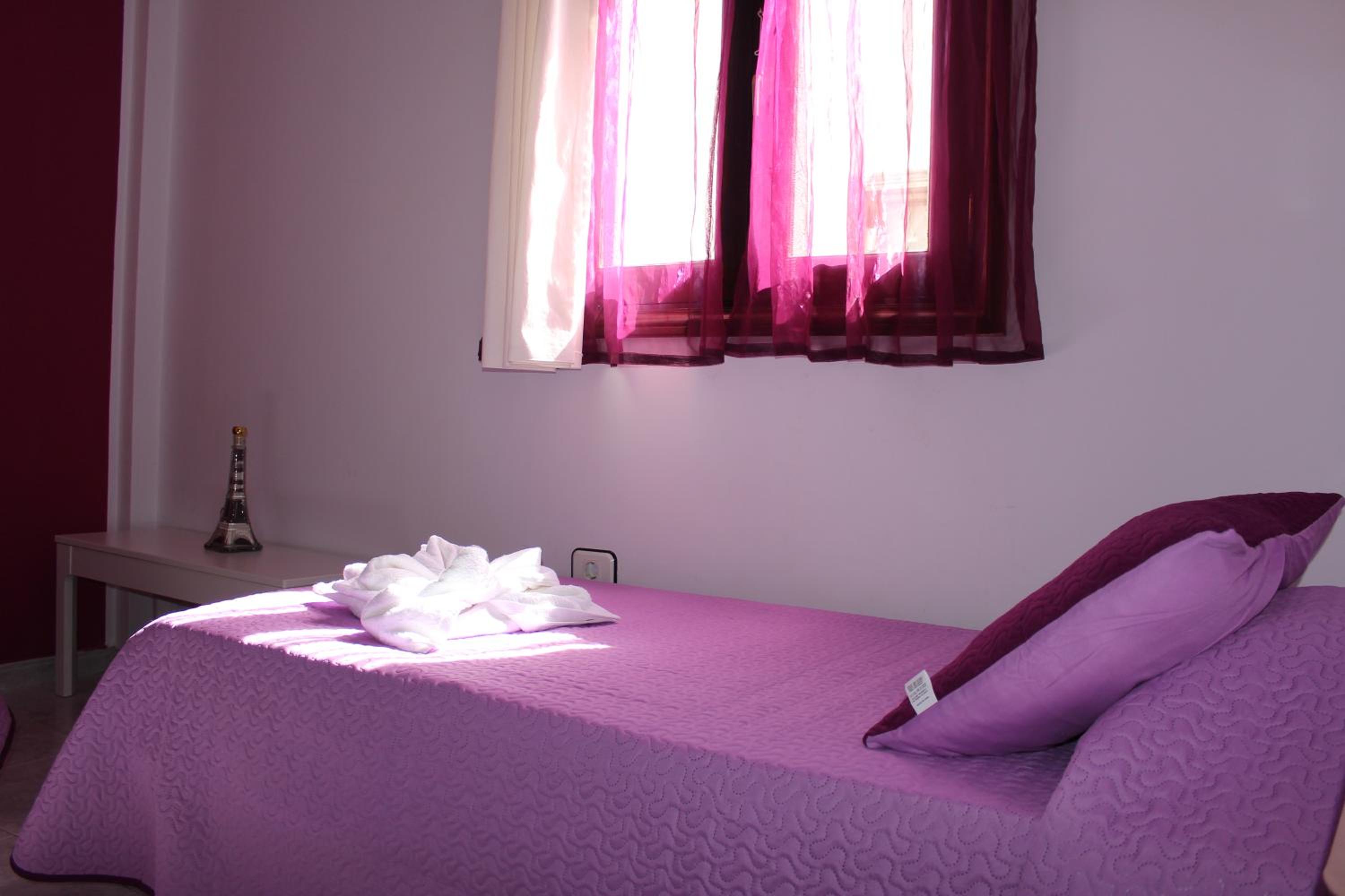 Two-Bedroom Apartment - Photo 4