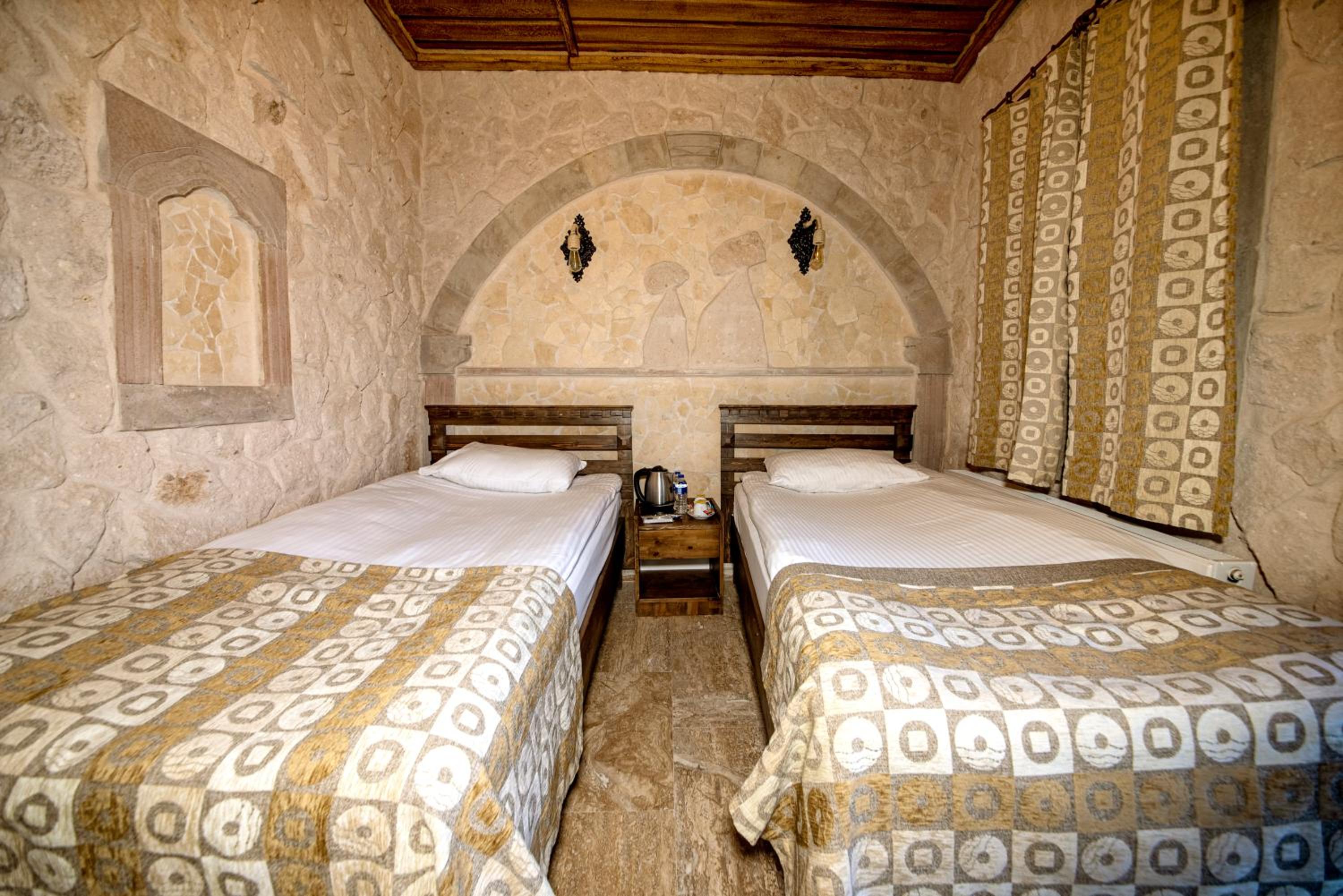 Budget Twin Room - Photo 7
