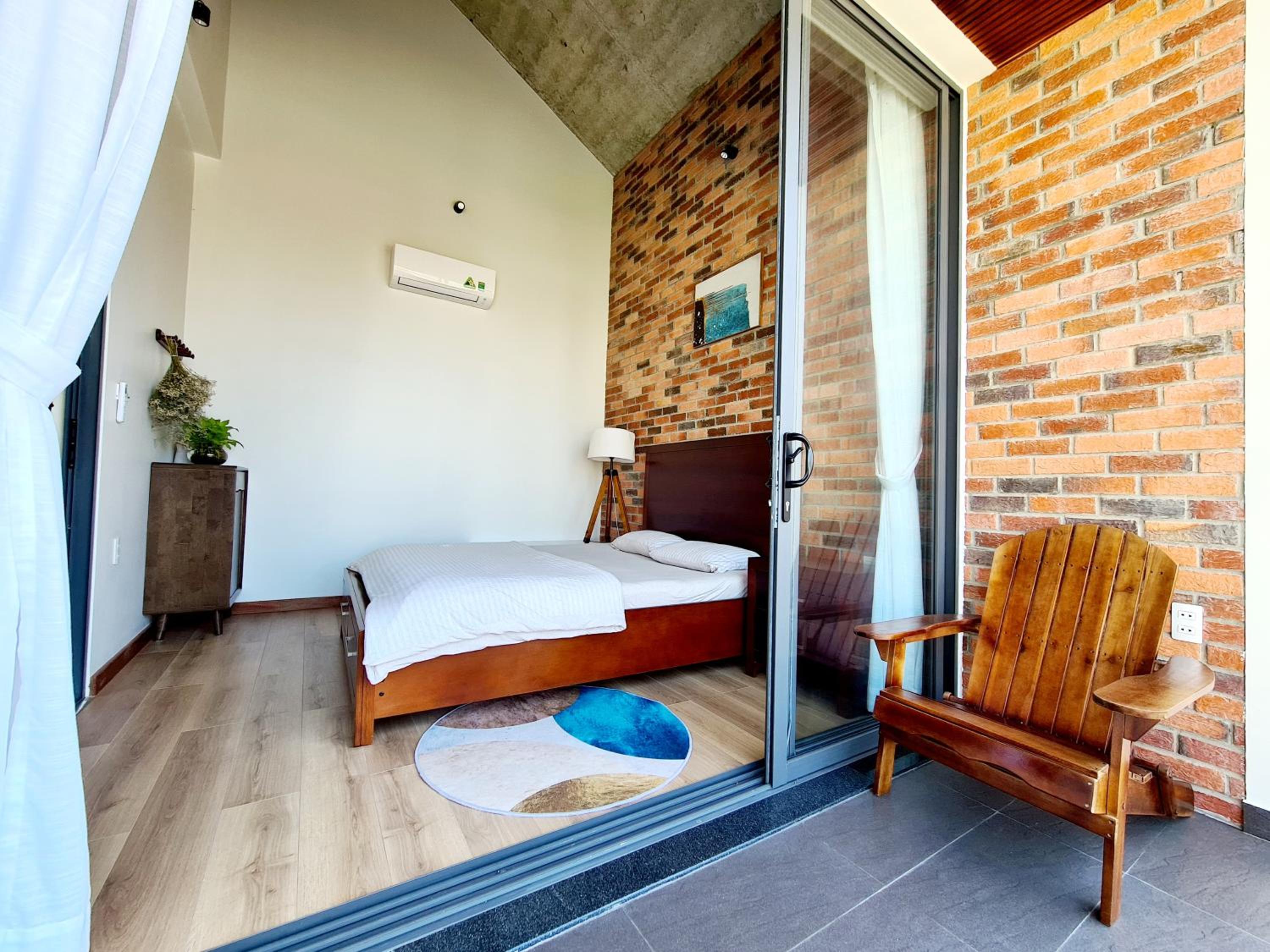 Queen Room with Balcony