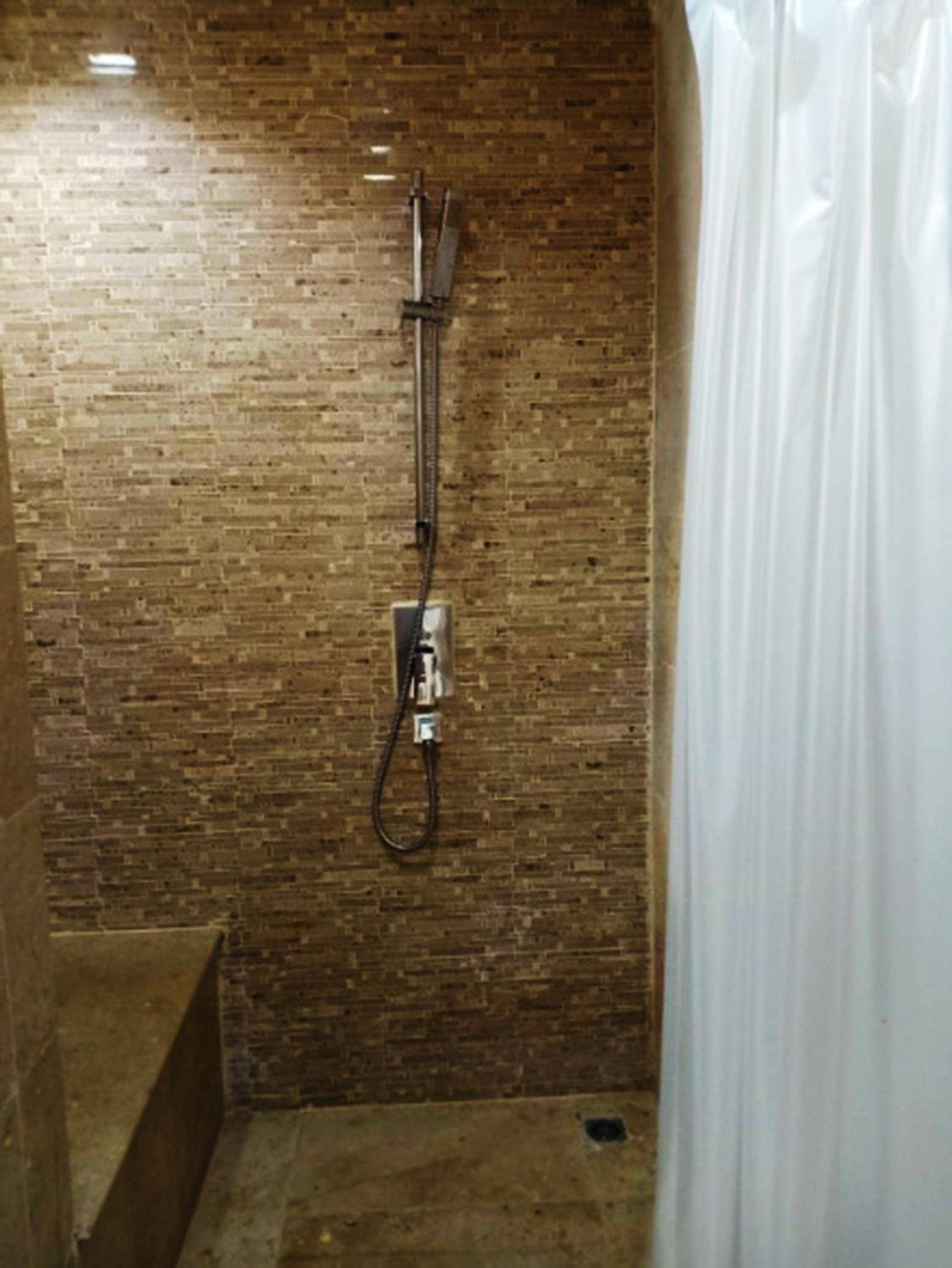 King Suite - Photo 12